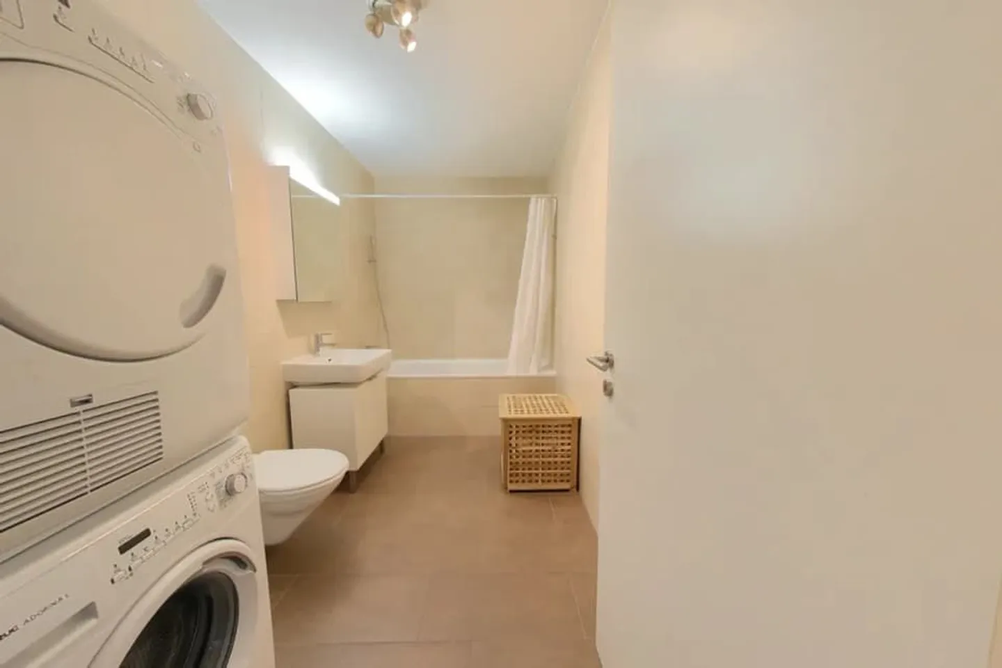 Luminoso appartamento con 1 camera da letto, balcone e parcheggio - Morges centrale - Foto 4 di 6