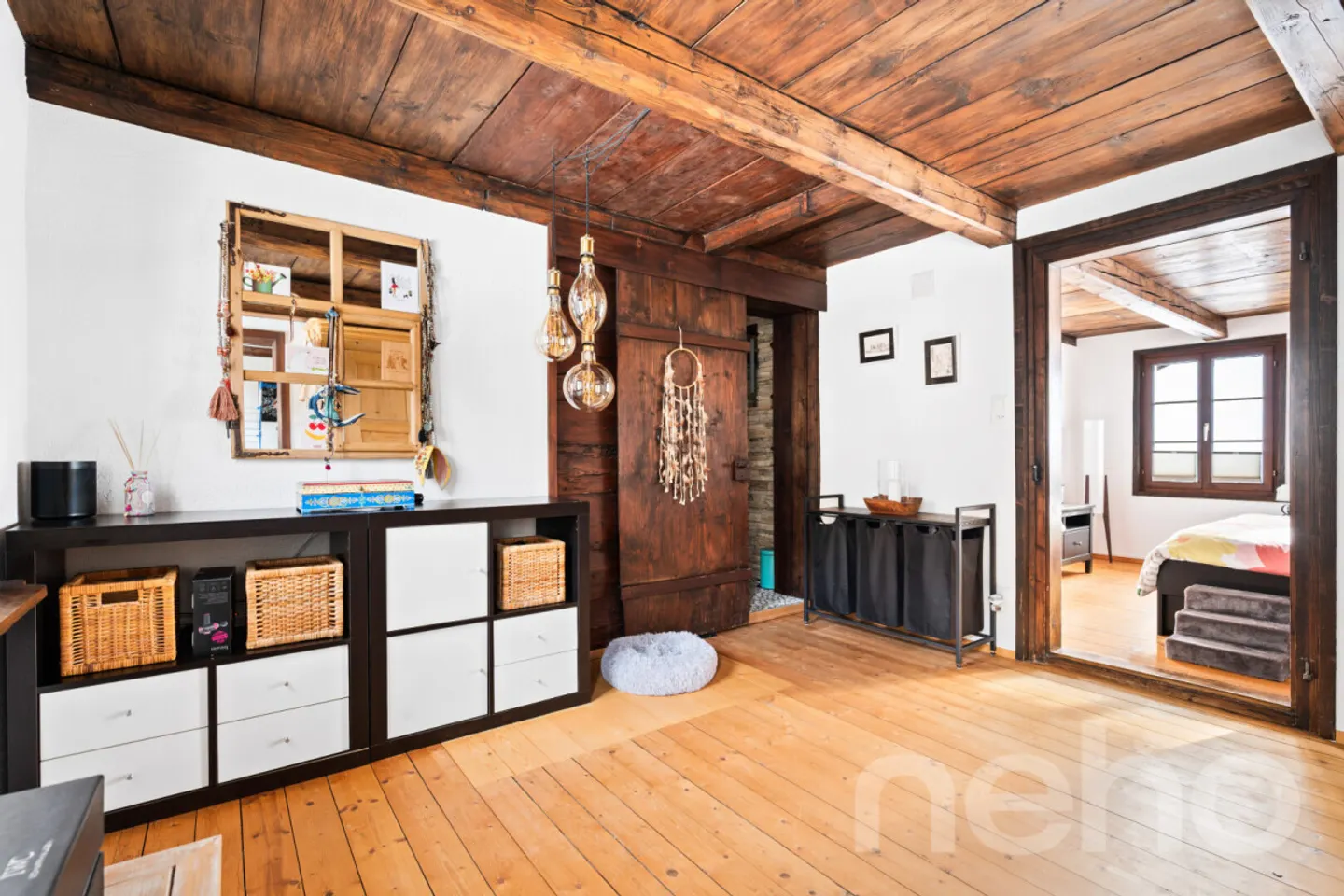 Charming Swiss Chalet Retreat - Photo 7 of 12