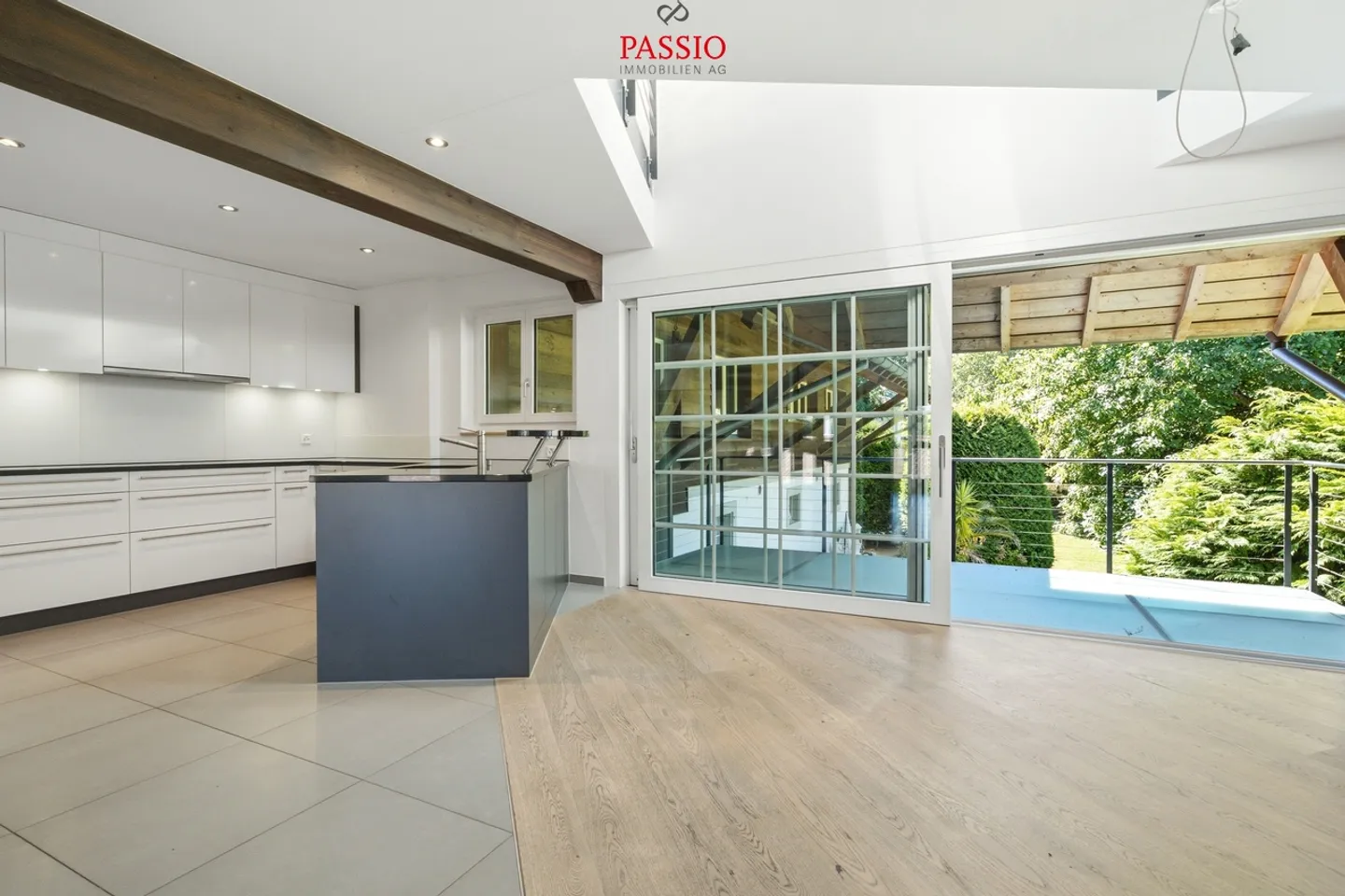 Proprietà residenziale e commerciale con potenziale di sviluppo presso il Lago di Murten - Foto 3 di 39