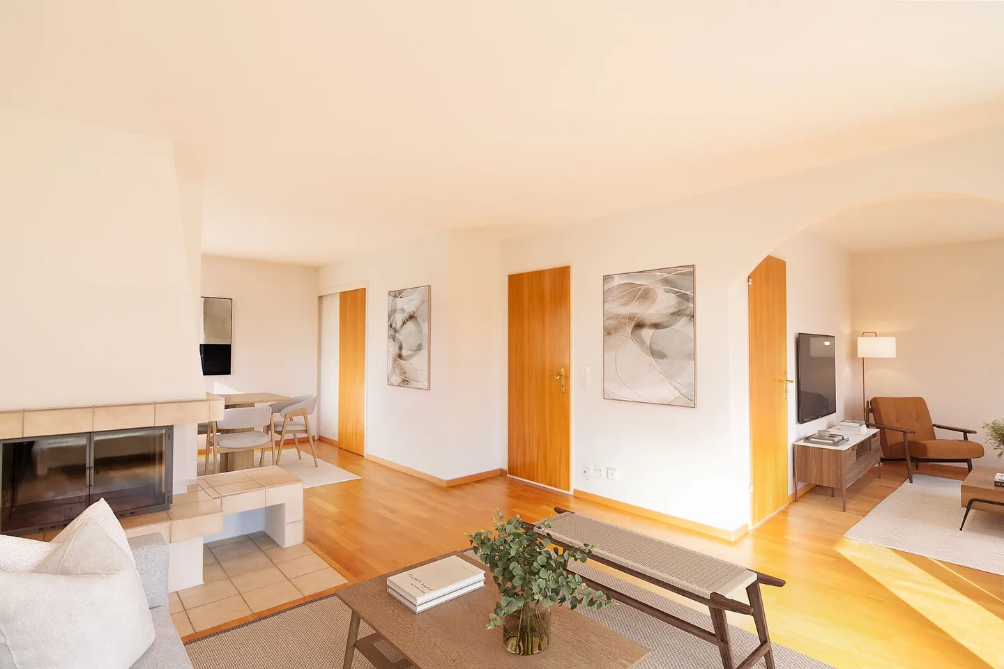 Detached 5.5-room single-family house with large garden, three garages, and plenty of space! - Photo 5 of 29