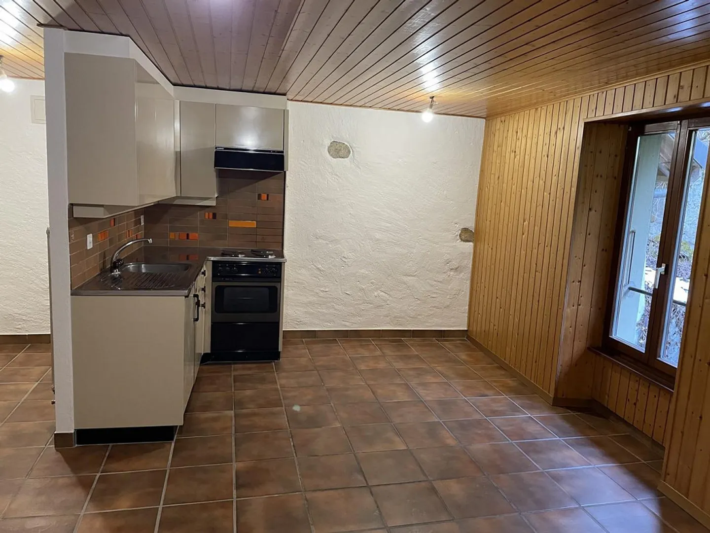 Studio n3 im 2. Stock in Romainmôtier, ideal gelegen - Foto 2 von 8