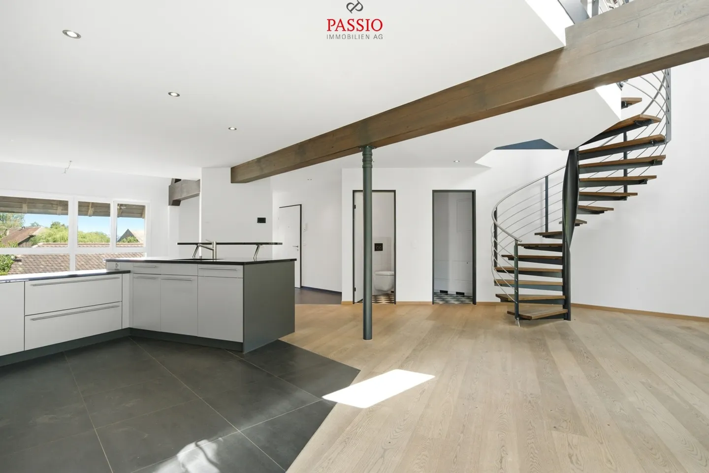 Proprietà residenziale e commerciale con potenziale di sviluppo presso il Lago di Murten - Foto 17 di 39