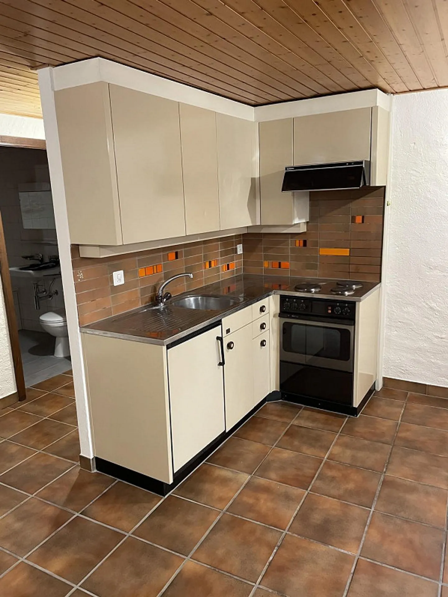 Studio n3 im 2. Stock in Romainmôtier, ideal gelegen - Foto 3 von 8