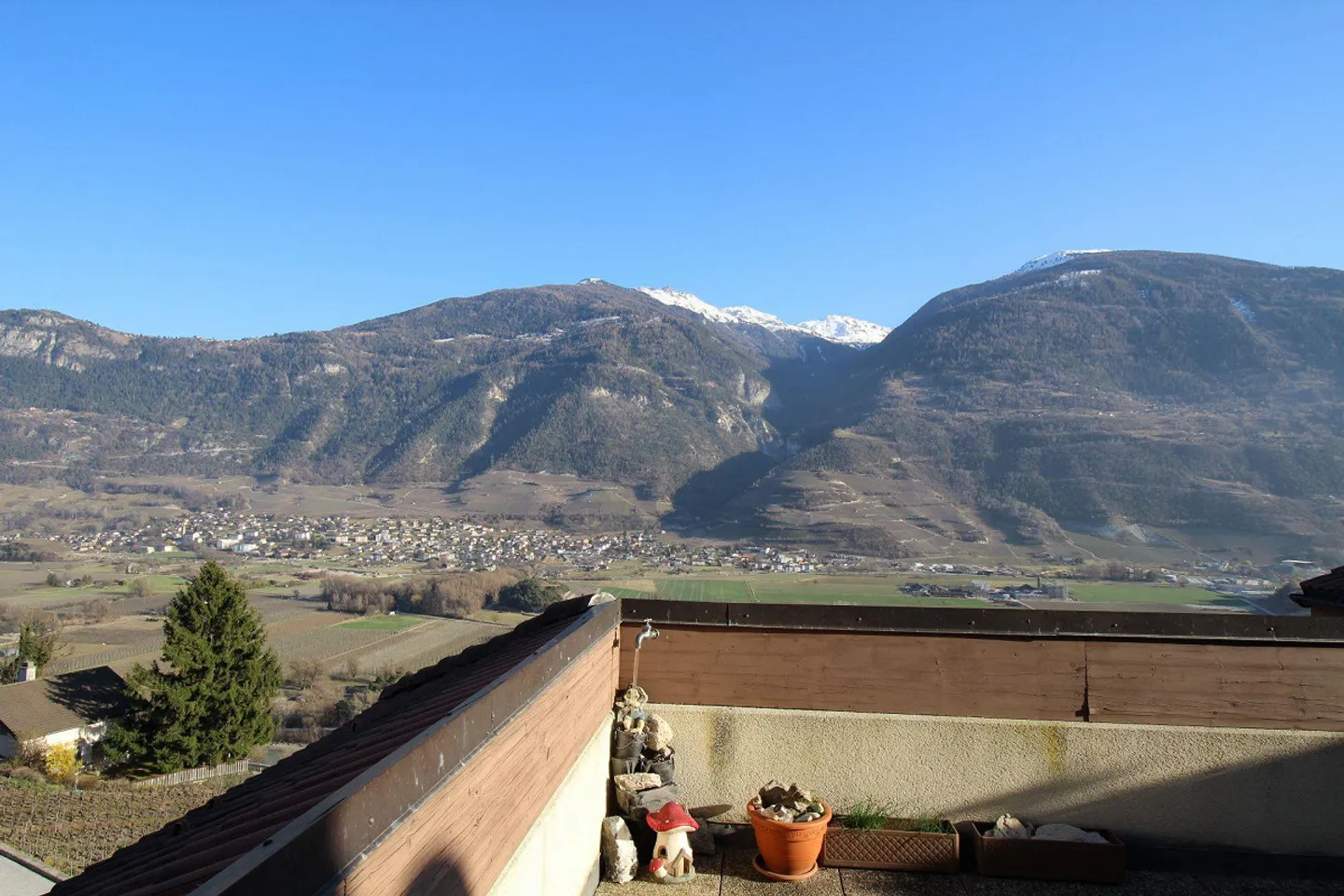 Geräumiges Apartment mit Terrasse - Foto 6 von 13