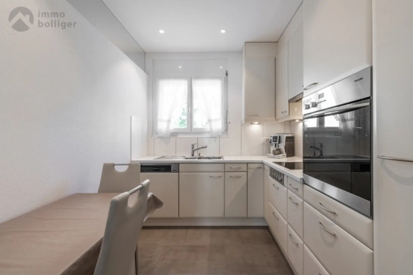 Comfort, Peace & Plenty of Space - Photo 4 of 13