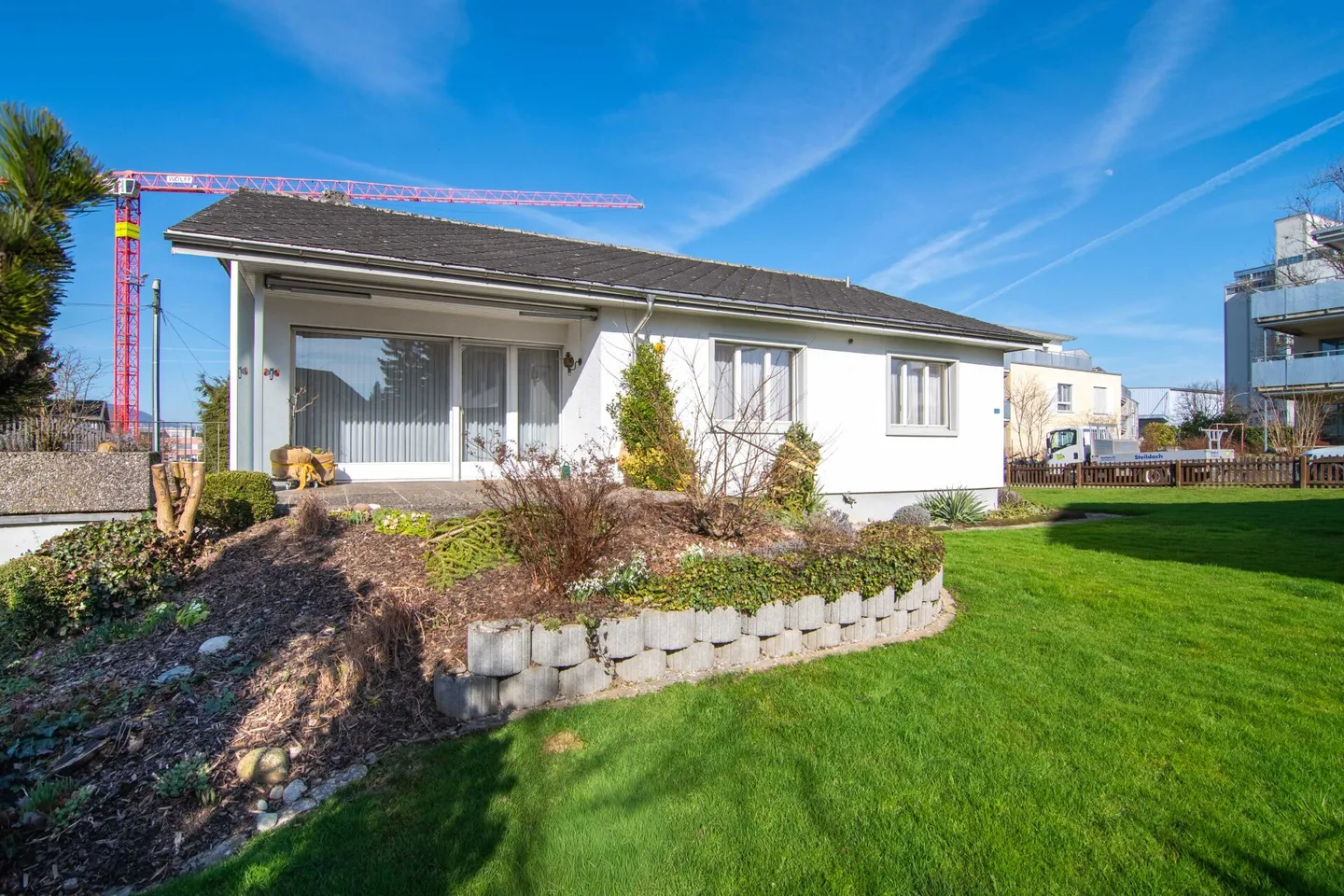 Detached 5.5-room single-family house with large garden, three garages, and plenty of space! - Photo 22 of 29