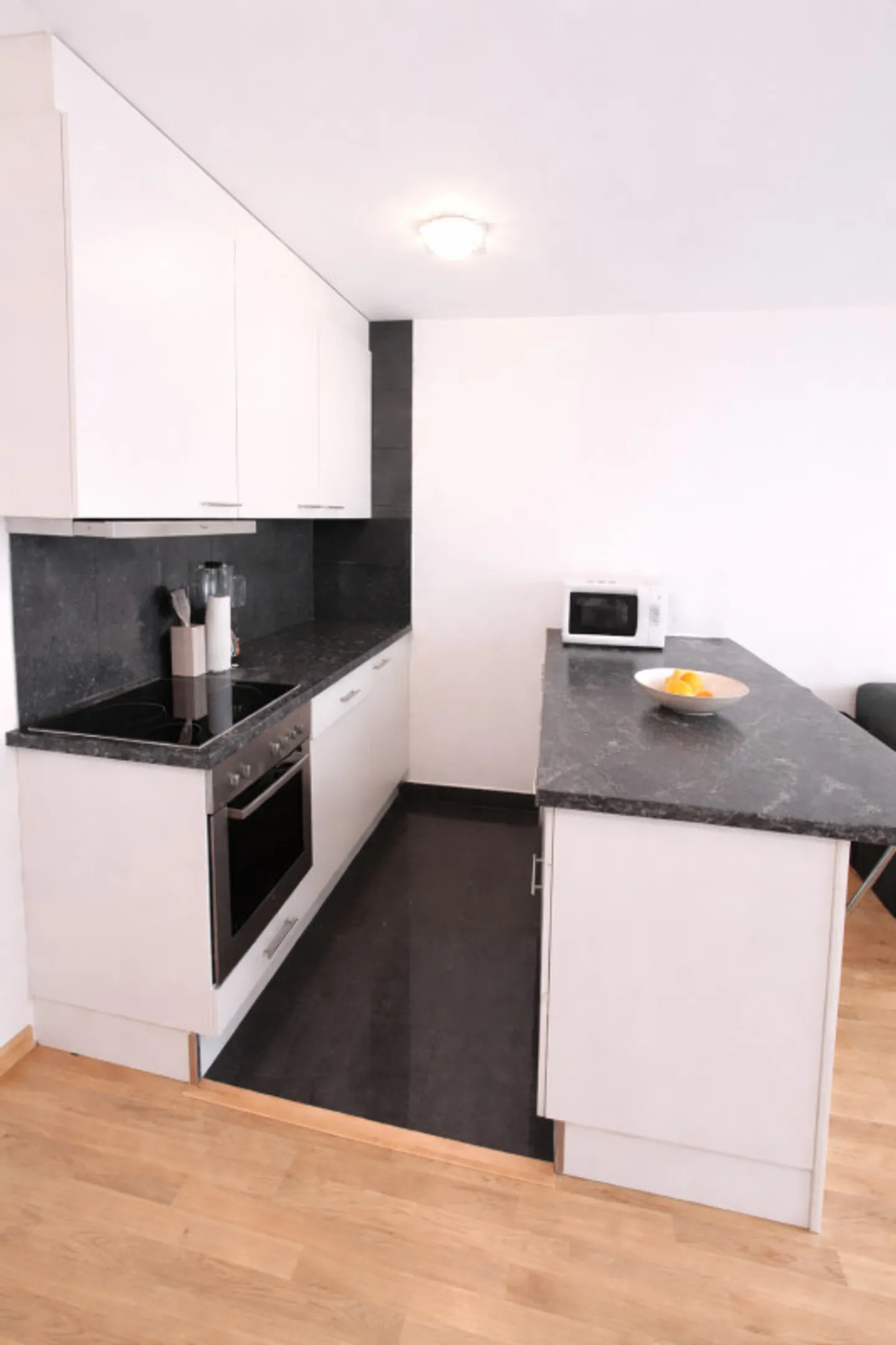 Charmant appartement 2 pièces à Sion - Photo 2 sur 5