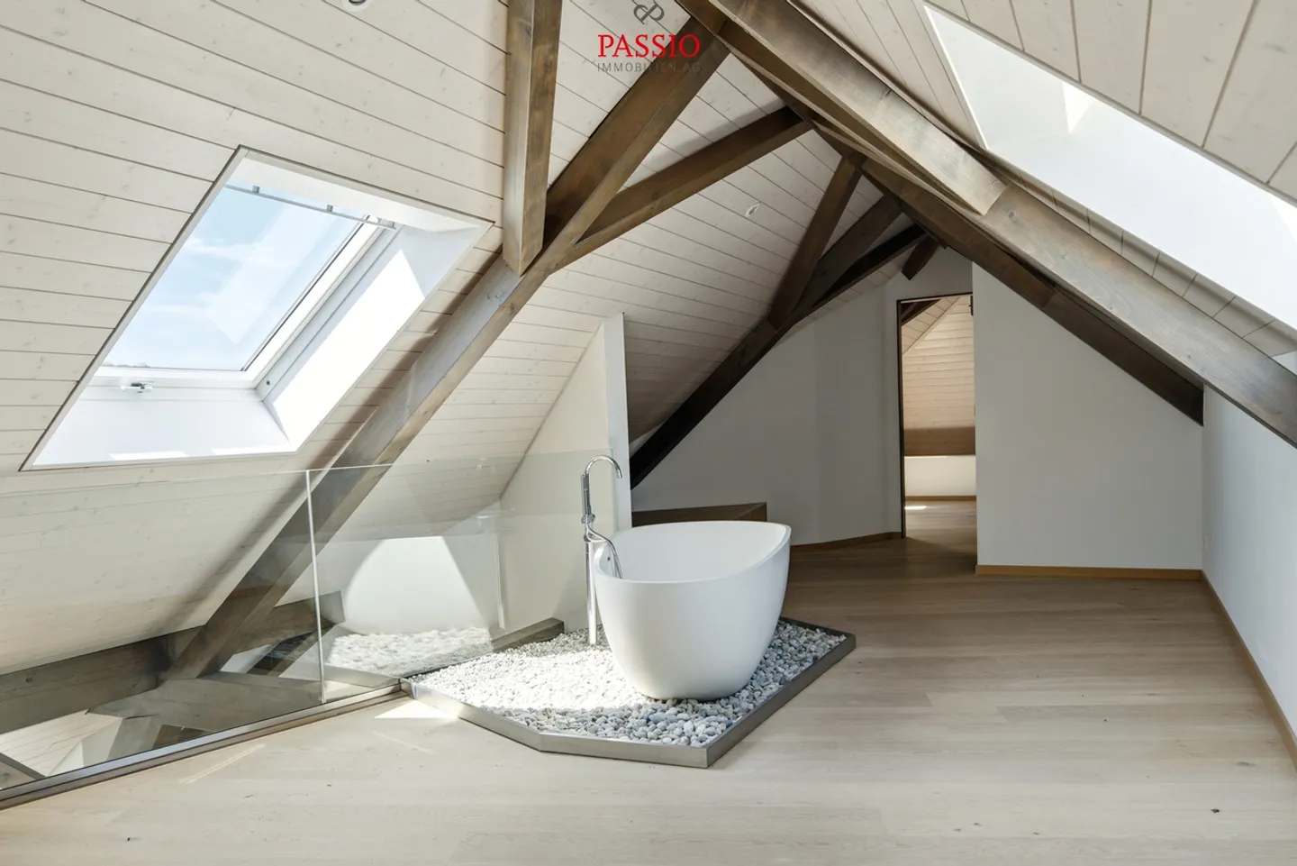 Proprietà residenziale e commerciale con potenziale di sviluppo presso il Lago di Murten - Foto 26 di 39
