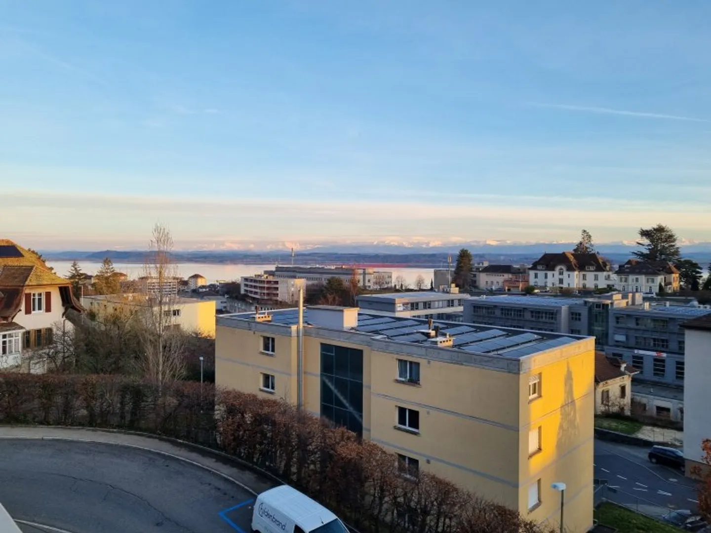 00932 - Appartamento 3 locali - Serroue 3 - NEUCHATEL - Foto 1 di 5