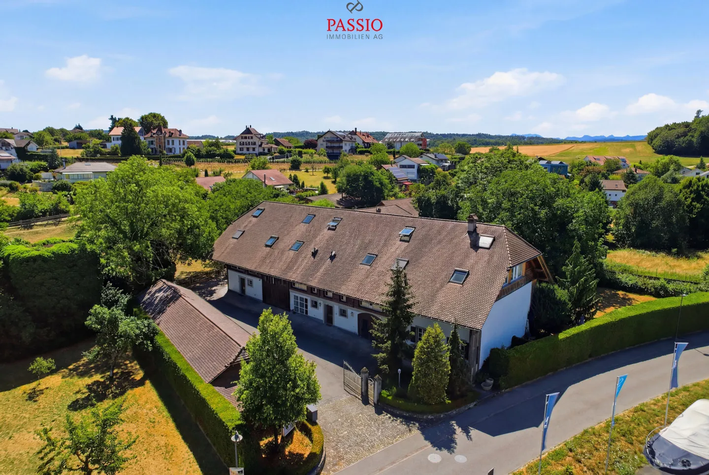 Proprietà residenziale e commerciale con potenziale di sviluppo presso il Lago di Murten - Foto 33 di 39