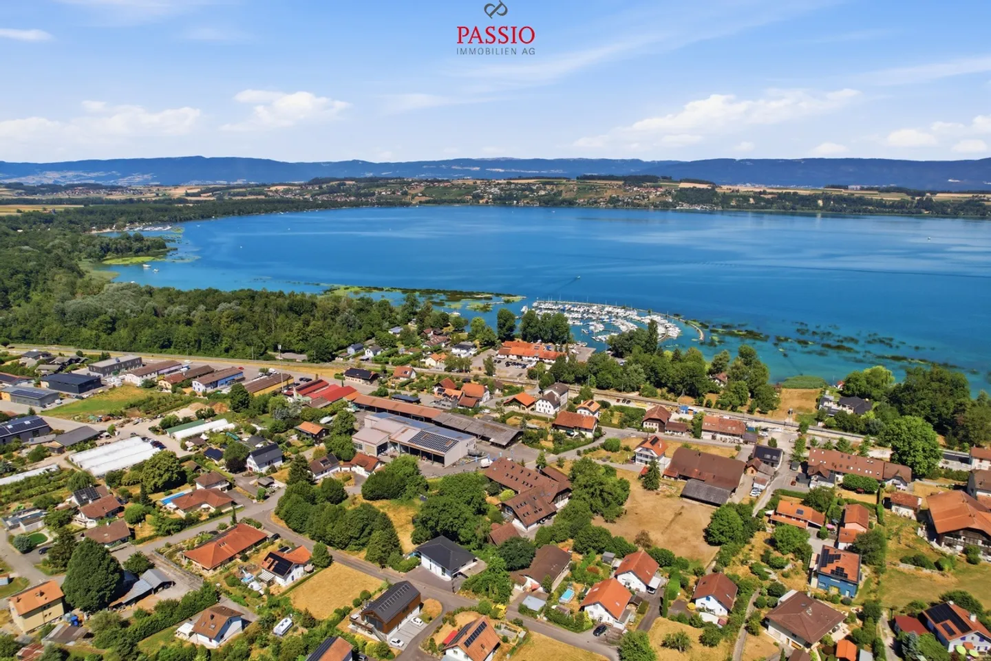 Proprietà residenziale e commerciale con potenziale di sviluppo presso il Lago di Murten - Foto 38 di 39