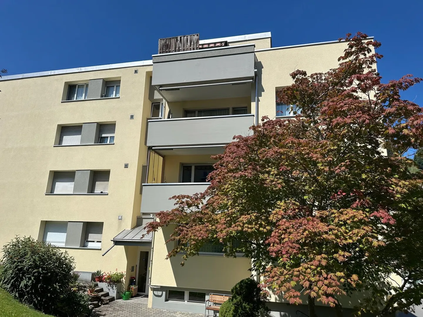 Chic 2½-room penthouse with large terrace & panoramic view in Grub AR - Photo 1 of 11