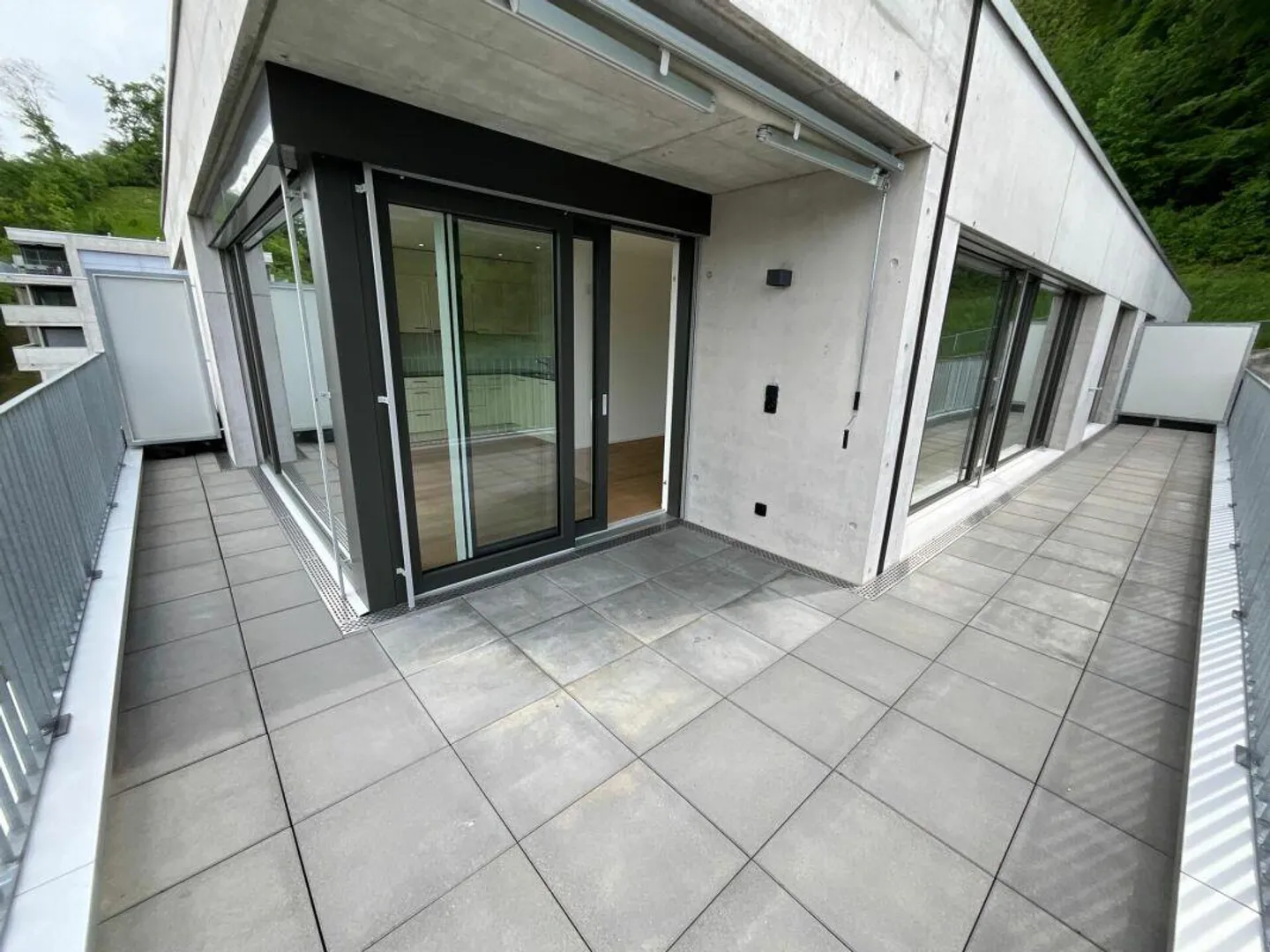 *Stilvolle 2.5 Attikawohnung mit tollem Ausblick & Terrasse* - Foto 2 von 11