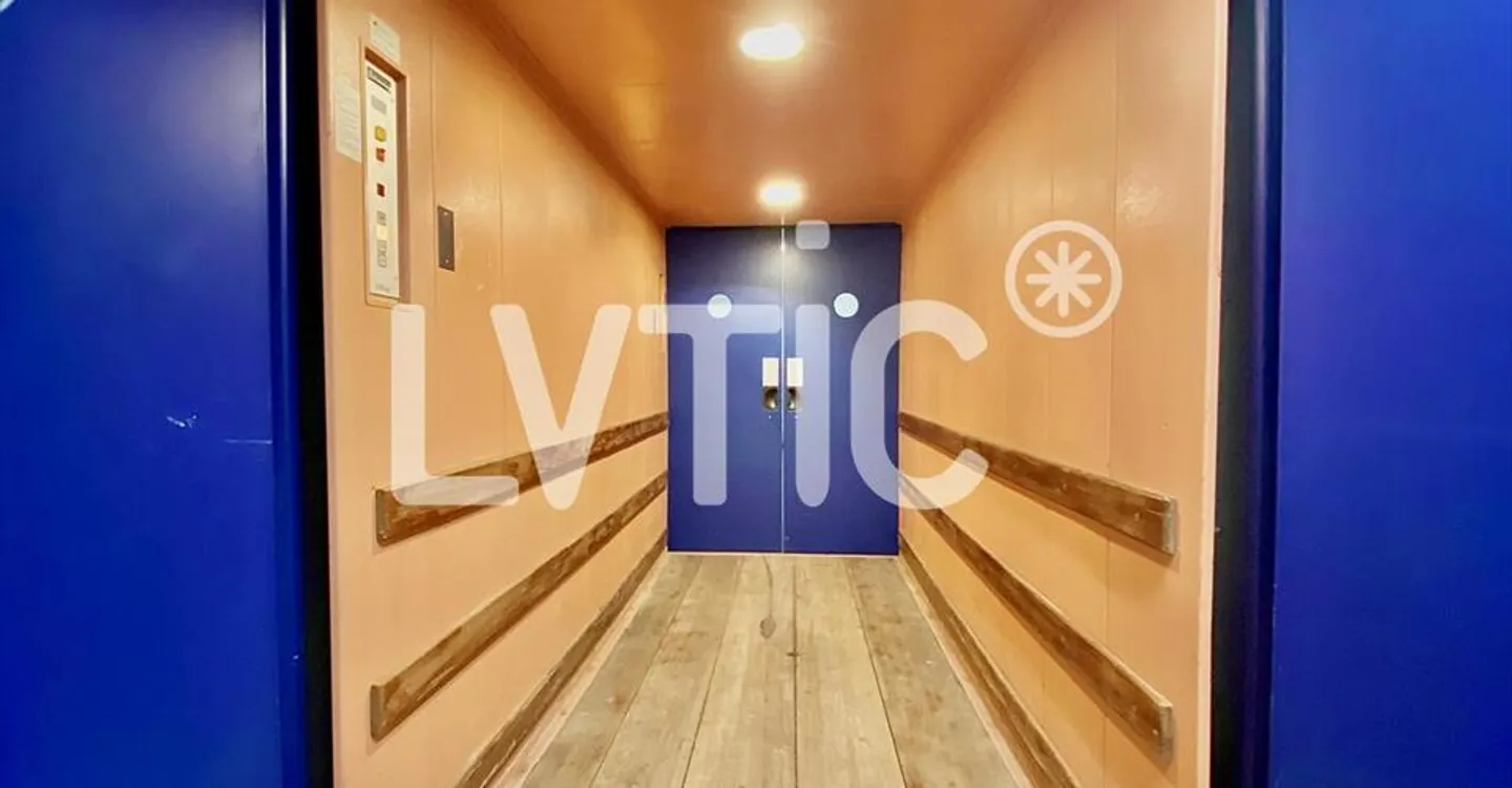 Office space for rent - Photo 3 of 7