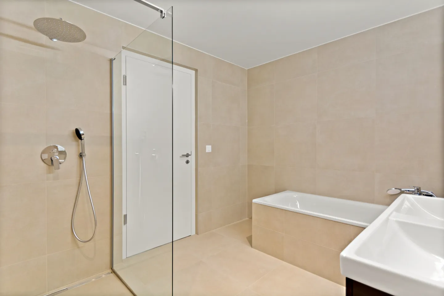 Beautiful 3.5 rooms, new, quiet and very bright - Photo 11 of 12