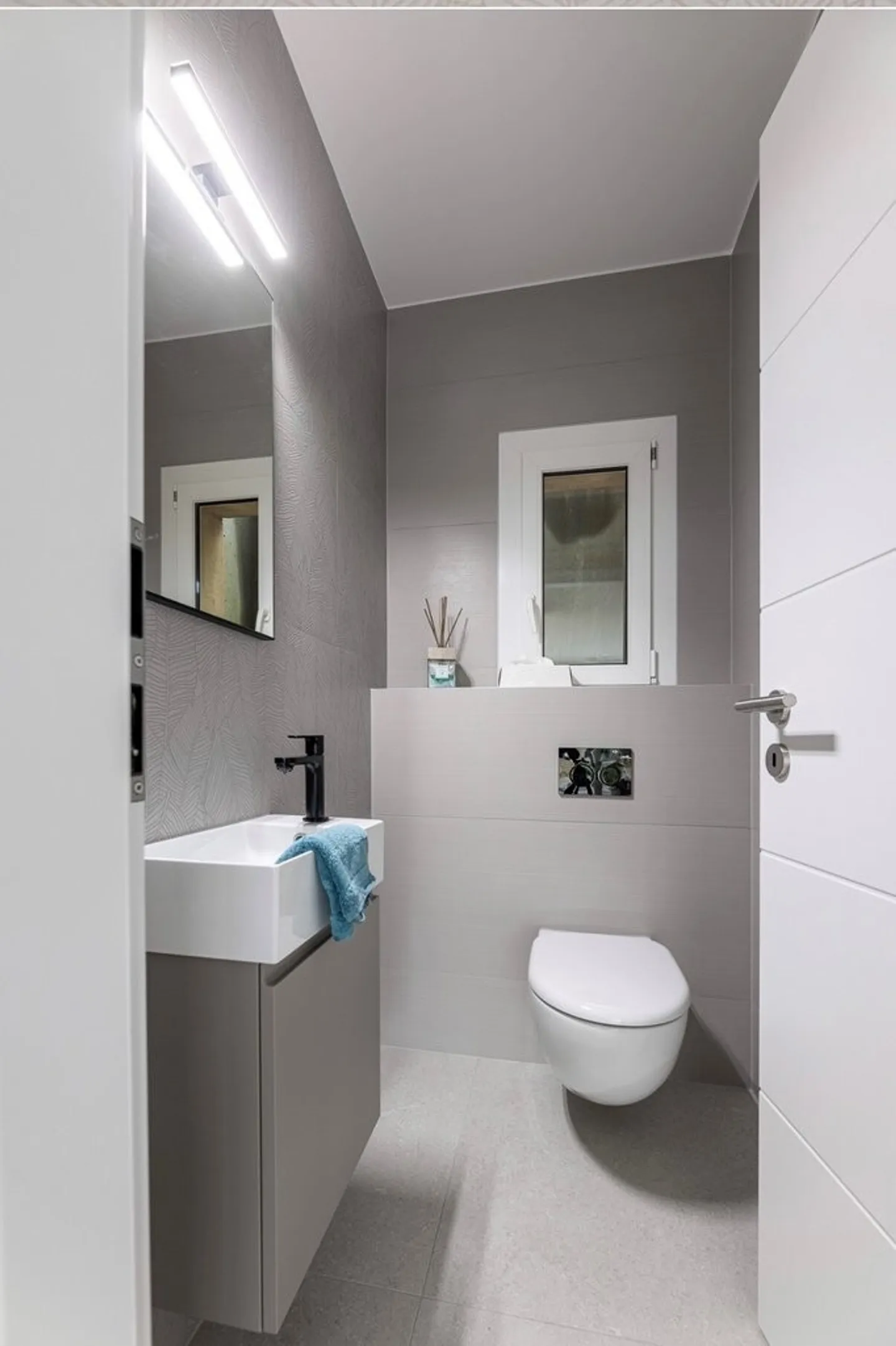 NEW 4.5-room apartment at CHF 2,330.-/month including charges - Photo 5 of 6