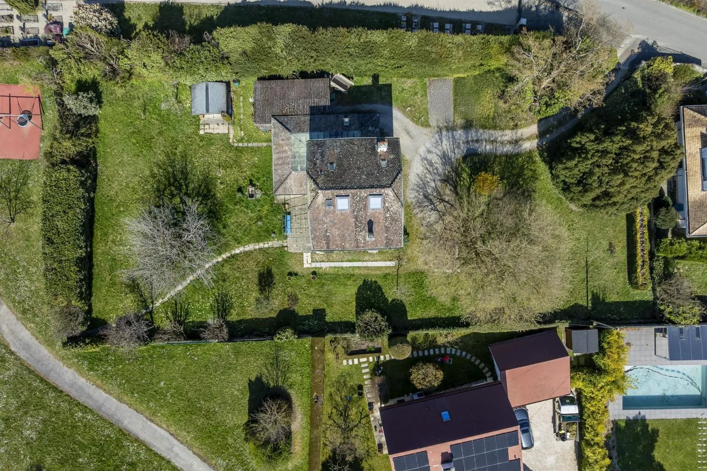Esclusivo - Incantevole proprietà familiare con annesso, in un'oasi verde a Mies - Foto 3 di 12