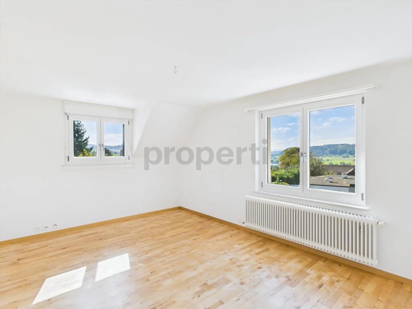 Freshly renovated 4.5-room apartment with large terrace in a quiet residential area in Wettswil am Albis - Photo 10 of 13