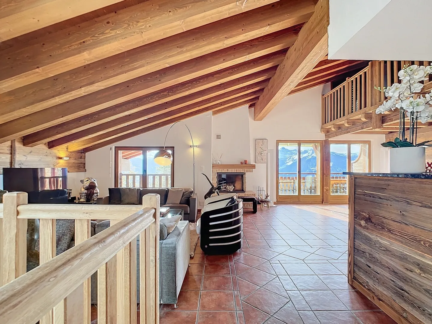 Magnifique Duplex en Attique à Crans-Montana - Vue Inégalée - Photo 5 sur 15