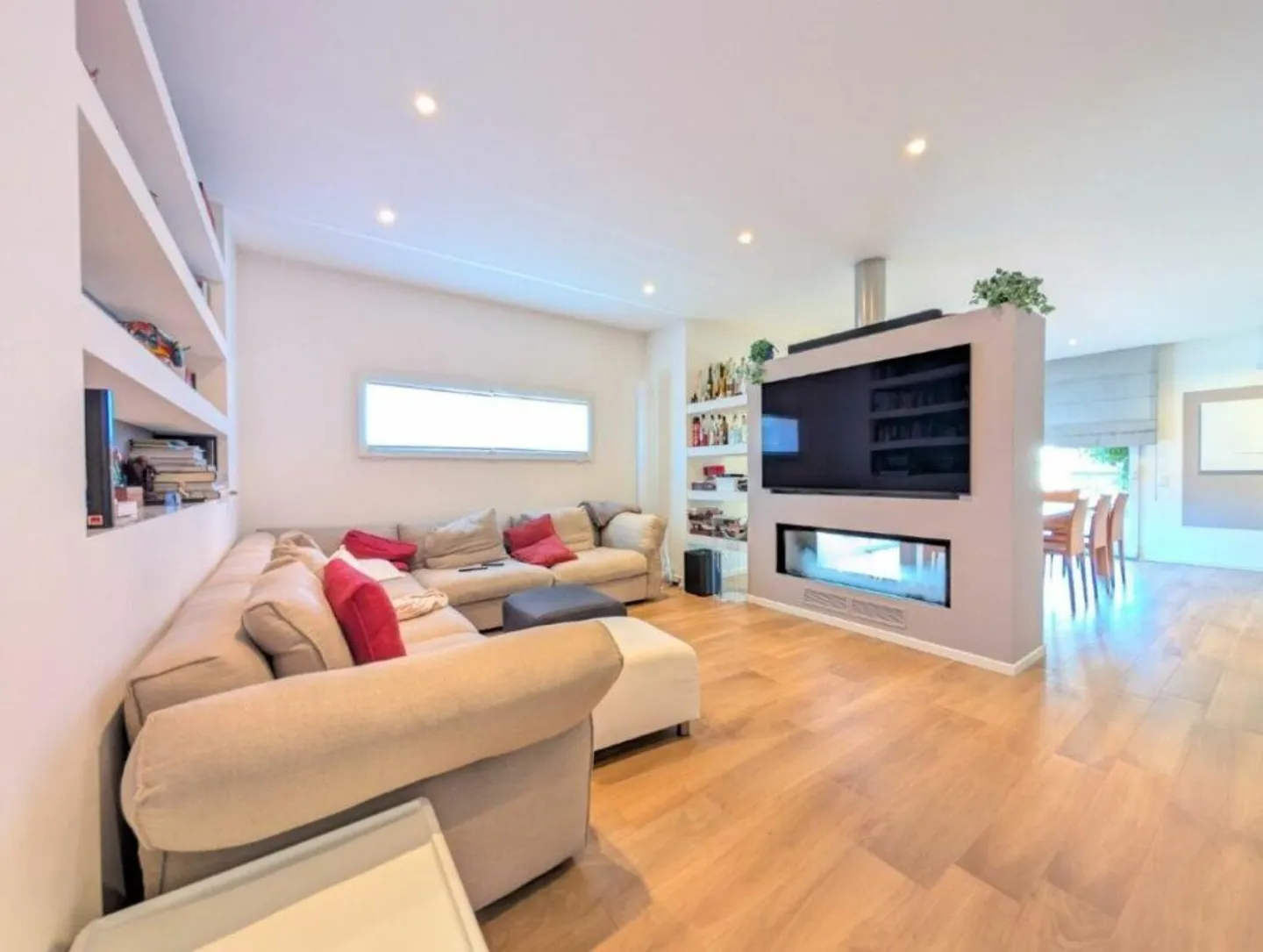 Exklusive 5,5-Zimmer-Penthouse mit großzügigen Terrassen - Foto 2 von 6