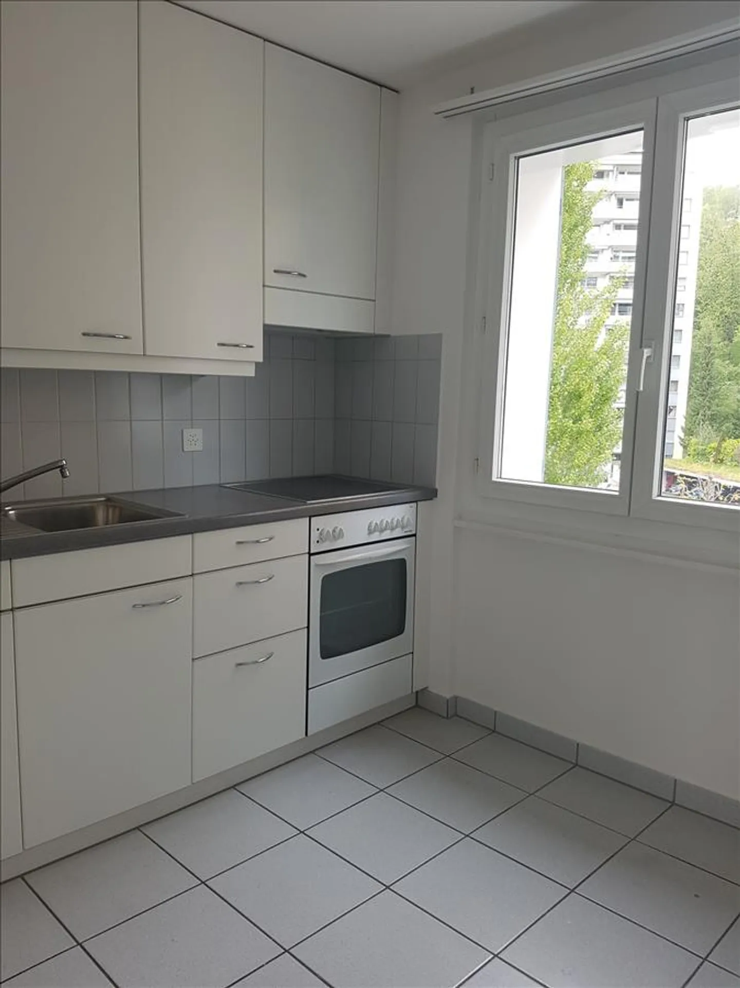 Quiet, sunny location - Photo 4 of 8