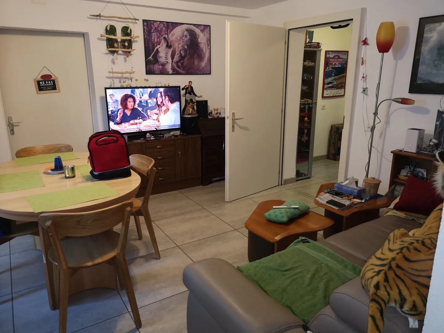 Grande casa con due appartamenti nel centro di Saignelégier - Foto 10 di 51