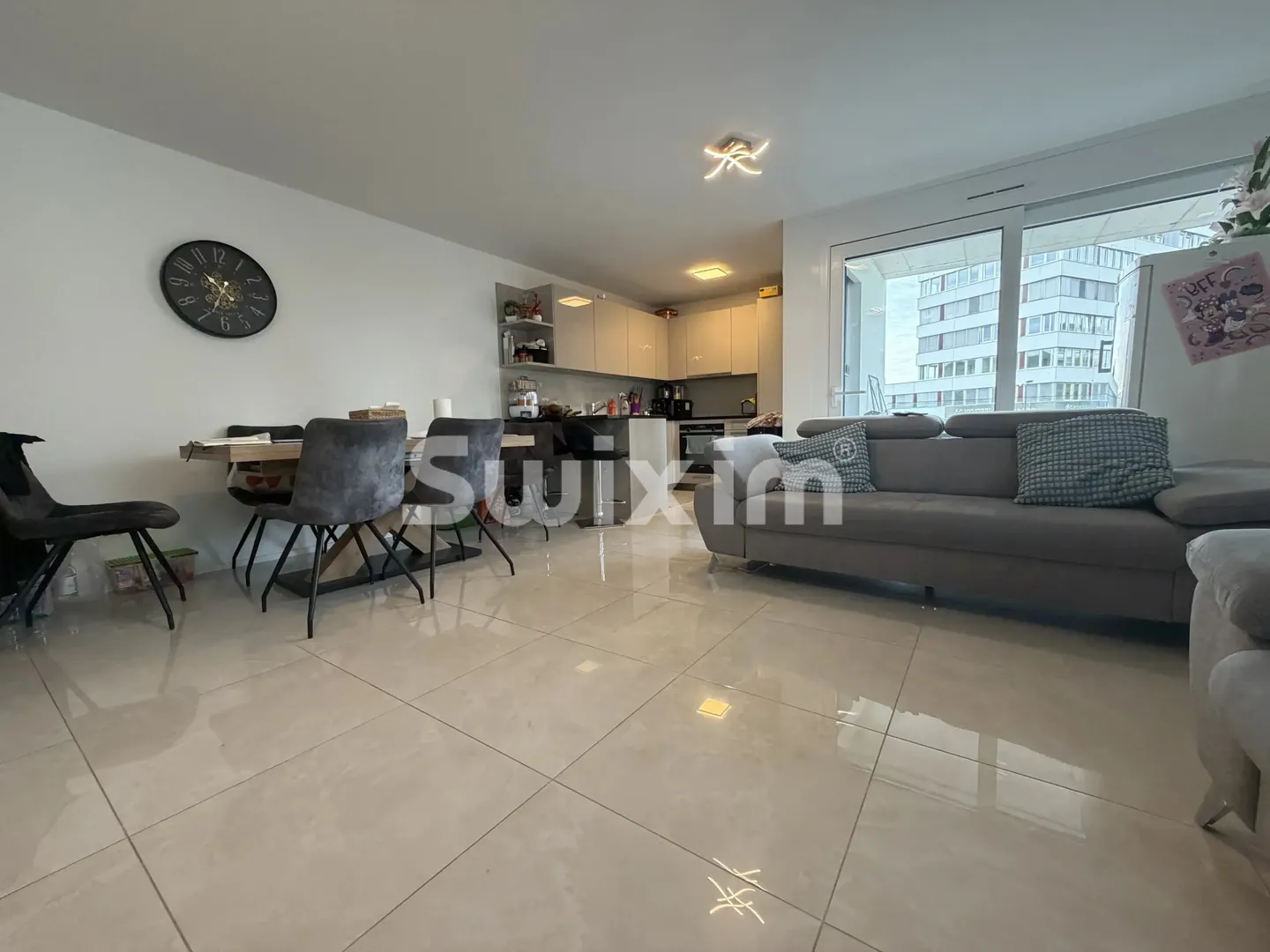 Appartement moderne avec balcon - Photo 1 sur 1
