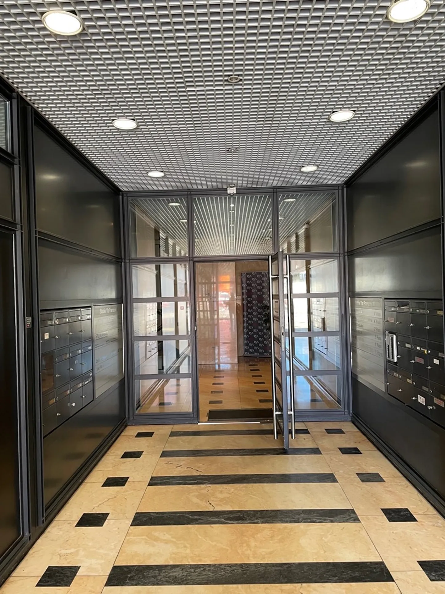 Ufficio moderno a Mendrisio - Foto 1 di 10