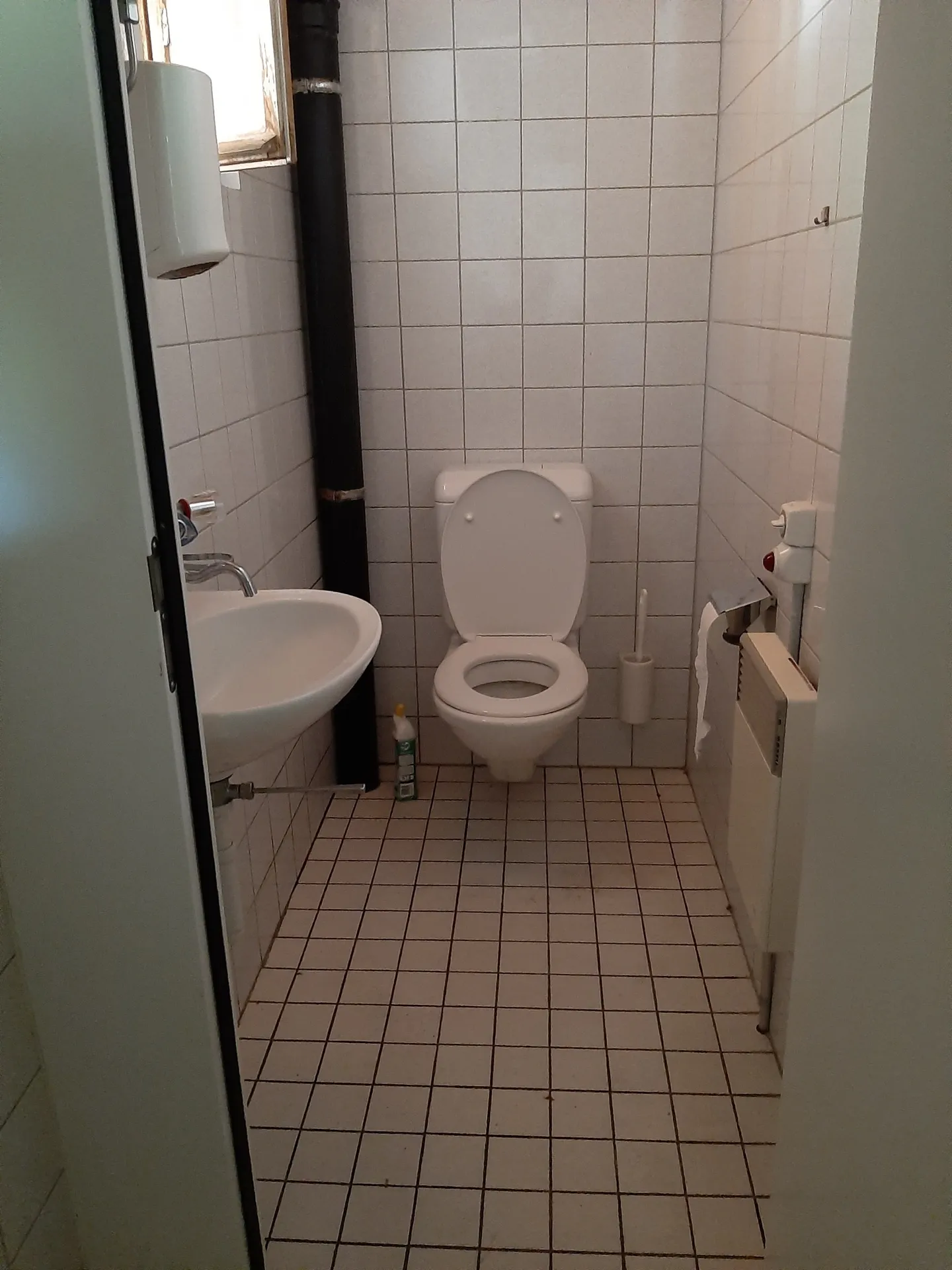 Affordable Storage Space Directly at the Train Station - Photo 6 of 7