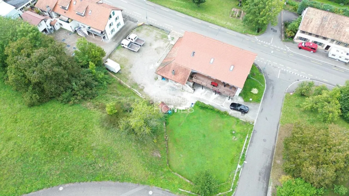 Invest, expand, design - Building land with residential property and Z - Photo 3 of 8