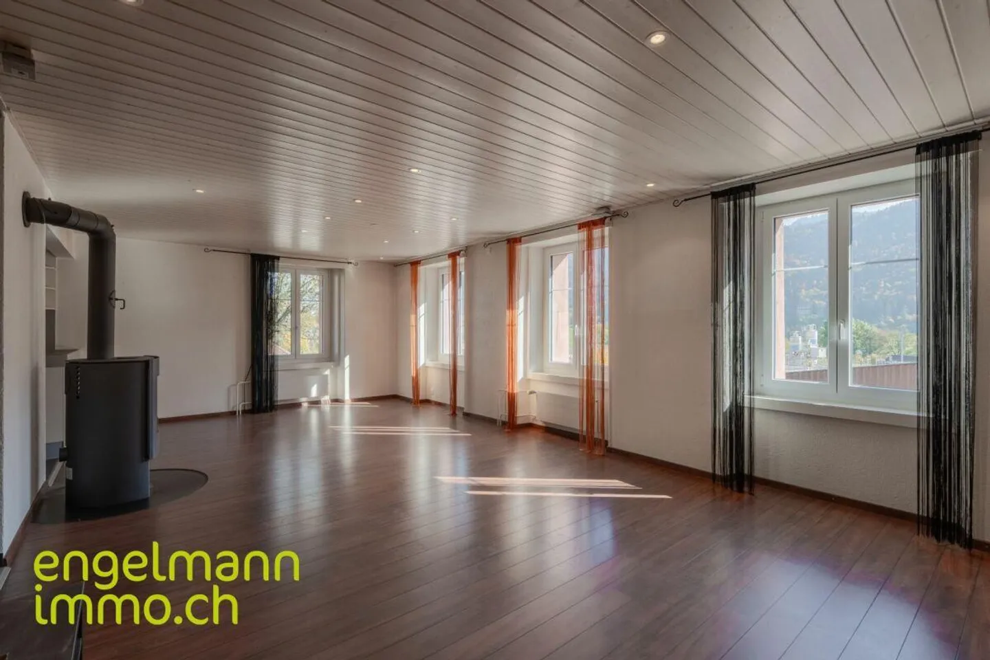 Spazioso appartamento duplex di 8.5 stanze - Foto 5 di 16