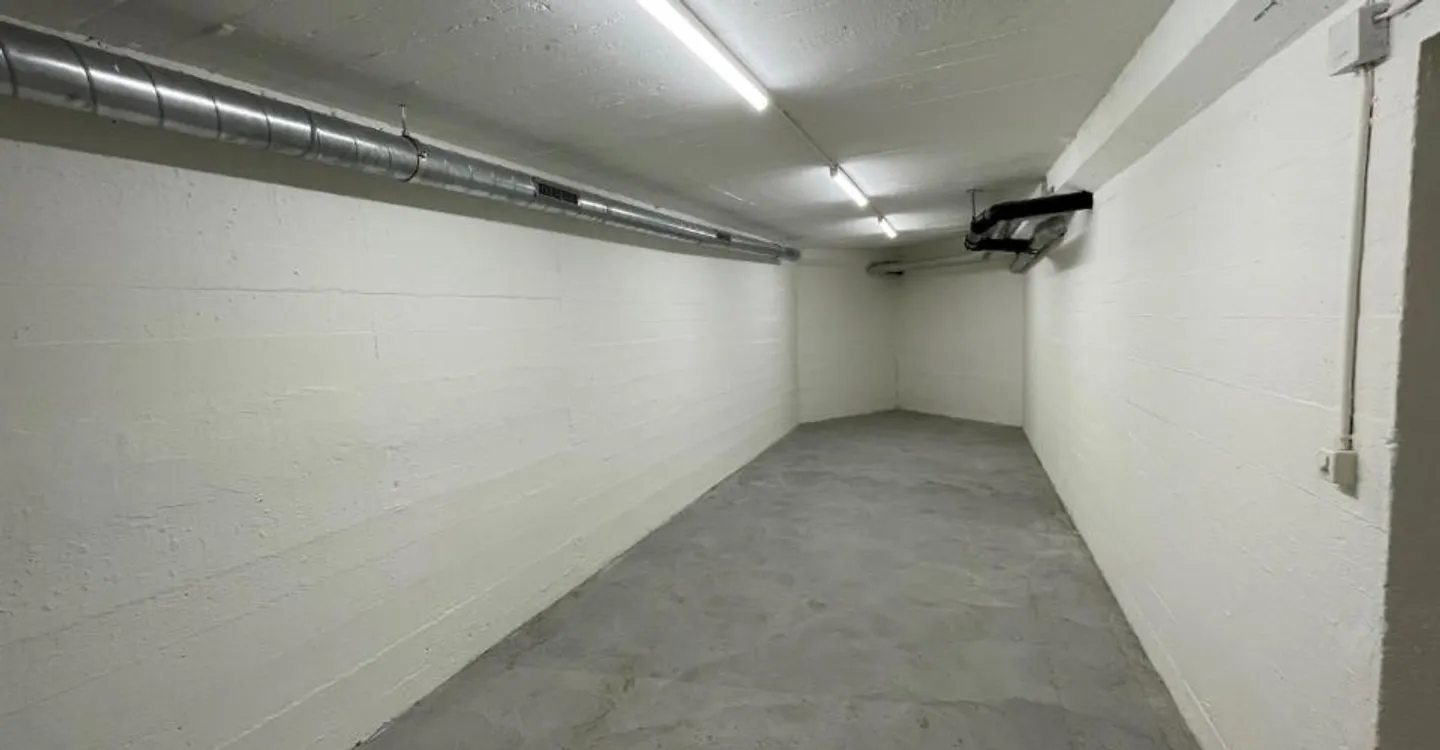 Storage space in a prime location! - Photo 4 of 4