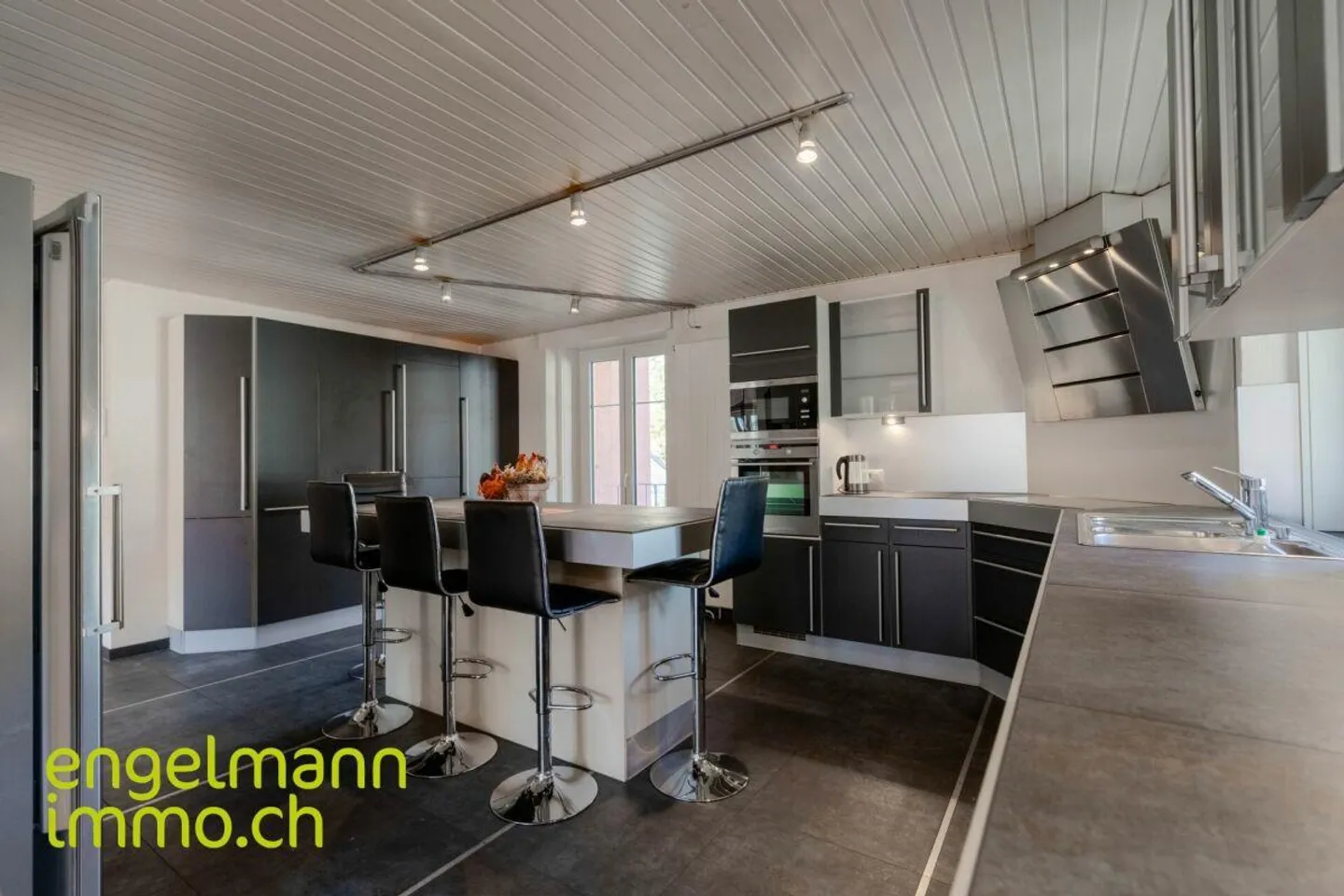 Spazioso appartamento duplex di 8.5 stanze - Foto 7 di 16