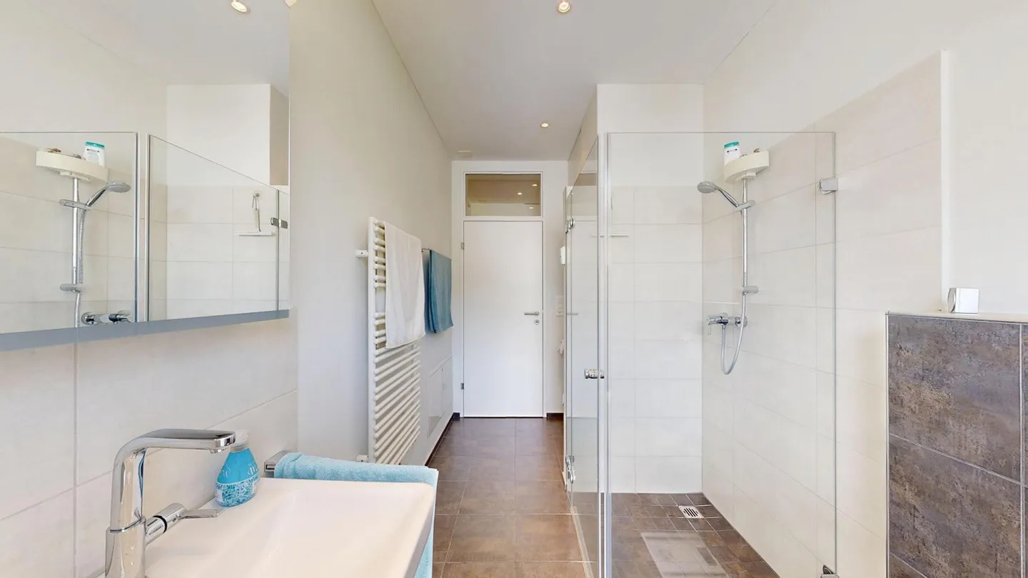Moderne Wohnung mit Bergsicht - Foto 4 von 14