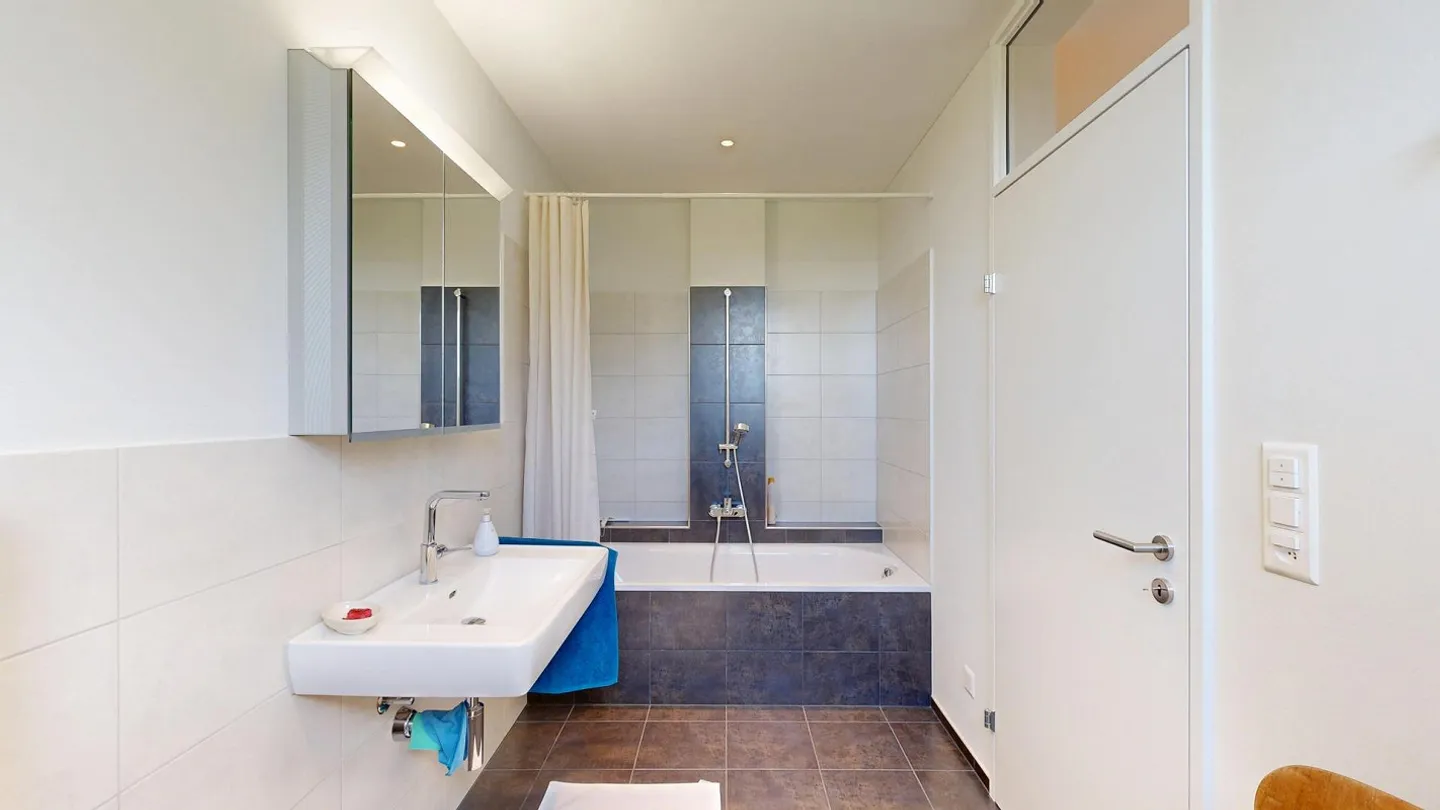 Moderne Wohnung mit Bergsicht - Foto 9 von 14