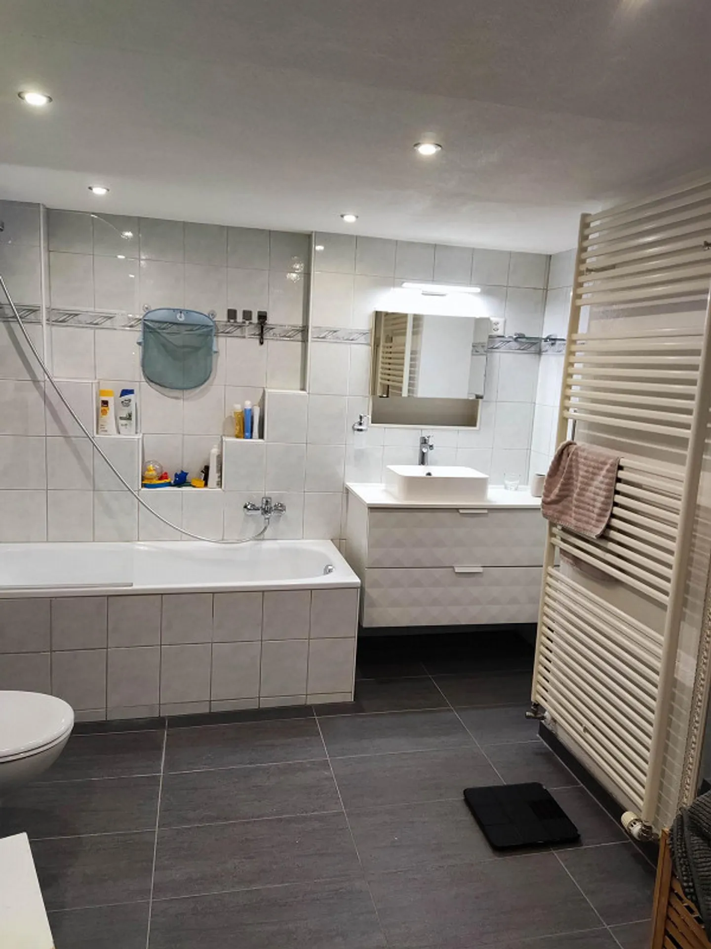 Incantevole casa a schiera 4.5 locali con giardino, carport e casetta da giardino - Foto 6 di 11