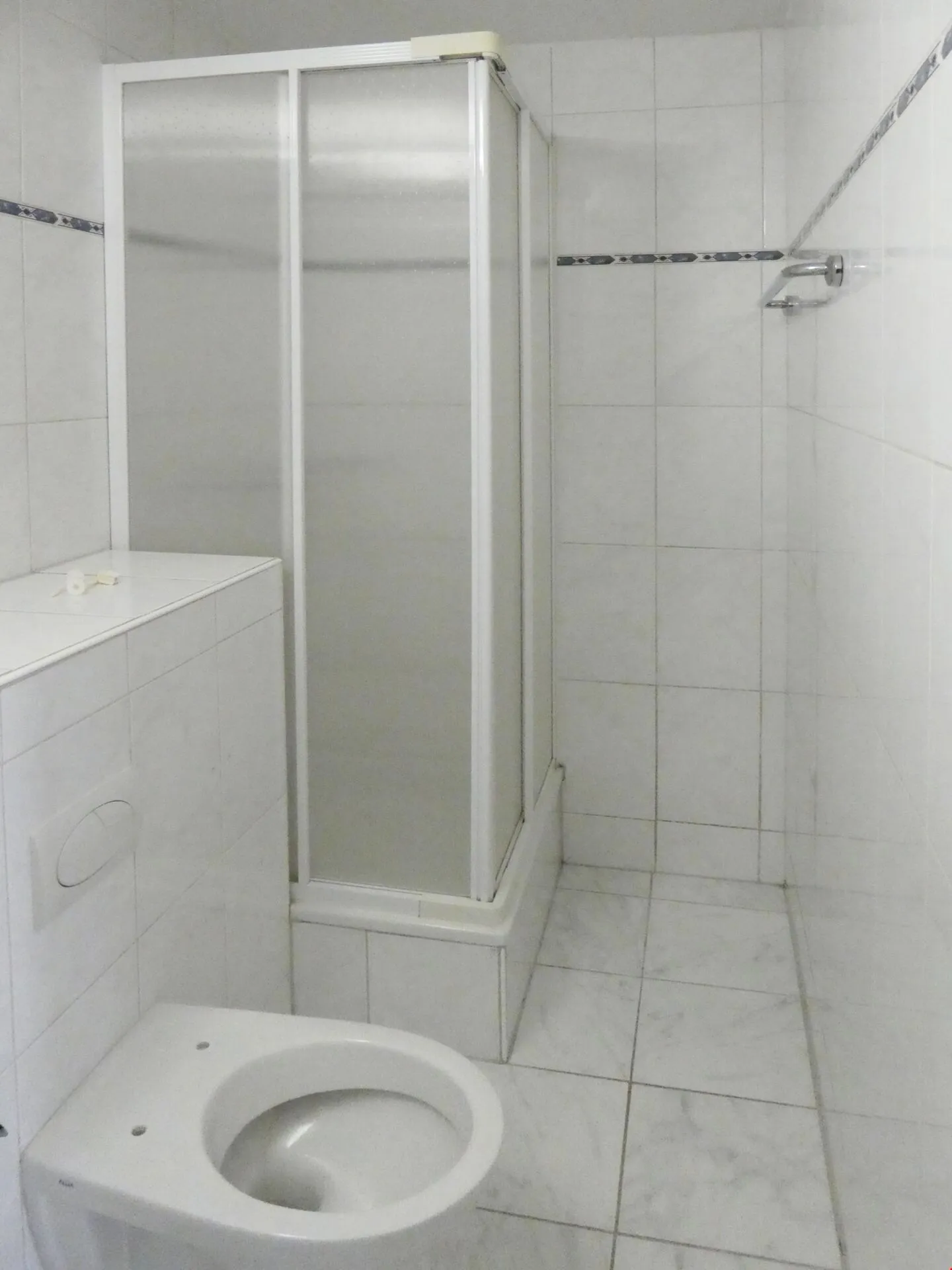 Bel appartement lumineux au 2ème étage avec 2 balcons - Photo 9 sur 11