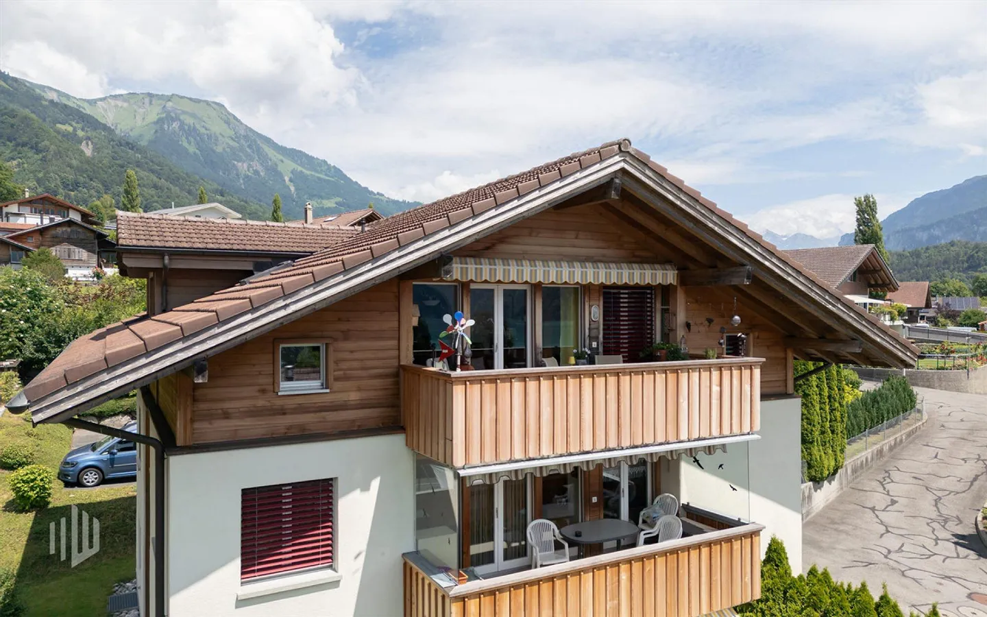 ImmoWyss - Appartement penthouse élégant de 3,5 pièces avec vue sur le lac et les montagnes - Photo 1 sur 8