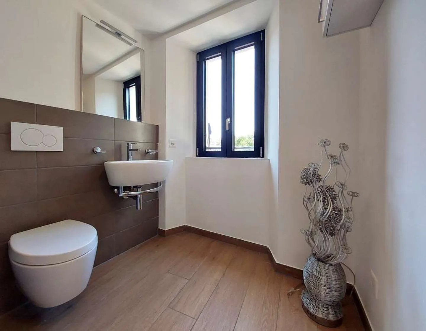 Elegant Duplex Attic in Lugano - Photo 6 of 15