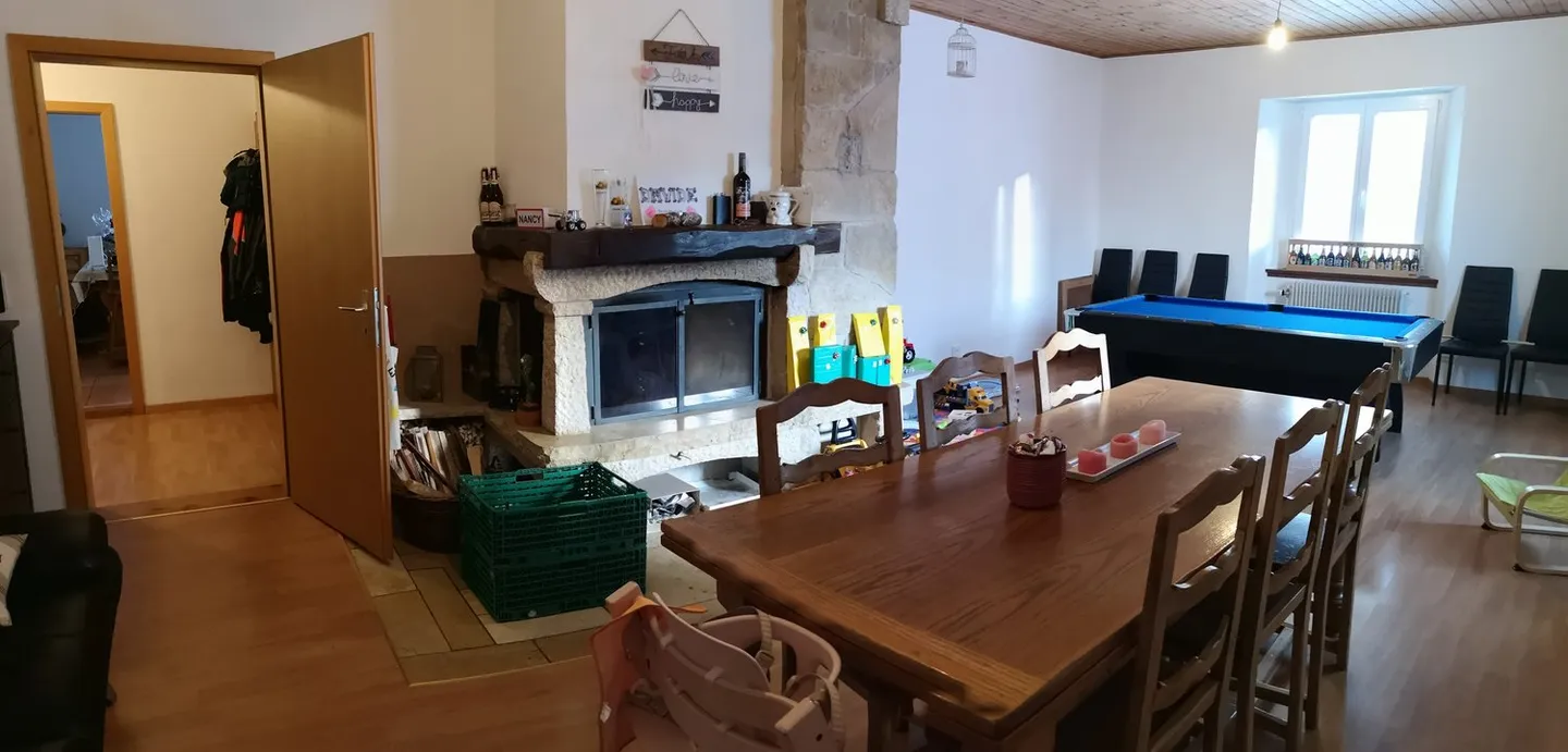 Grande casa con due appartamenti nel centro di Saignelégier - Foto 30 di 51