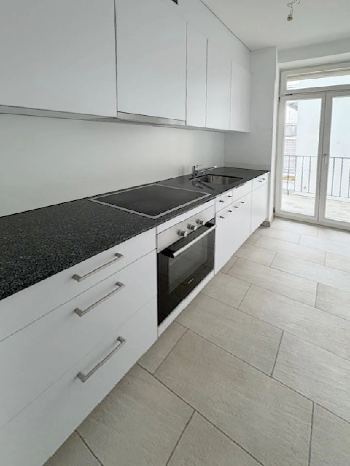 Belle appartement de 3 pièces dans une propriété historique - Photo 3 sur 8