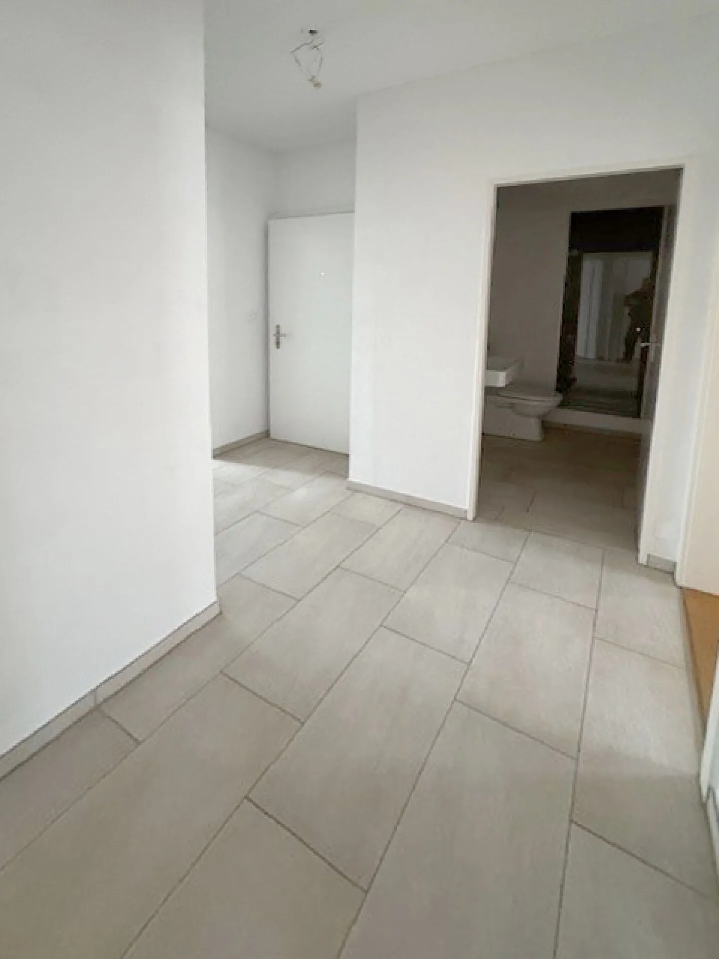 Belle appartement de 3 pièces dans une propriété historique - Photo 4 sur 8