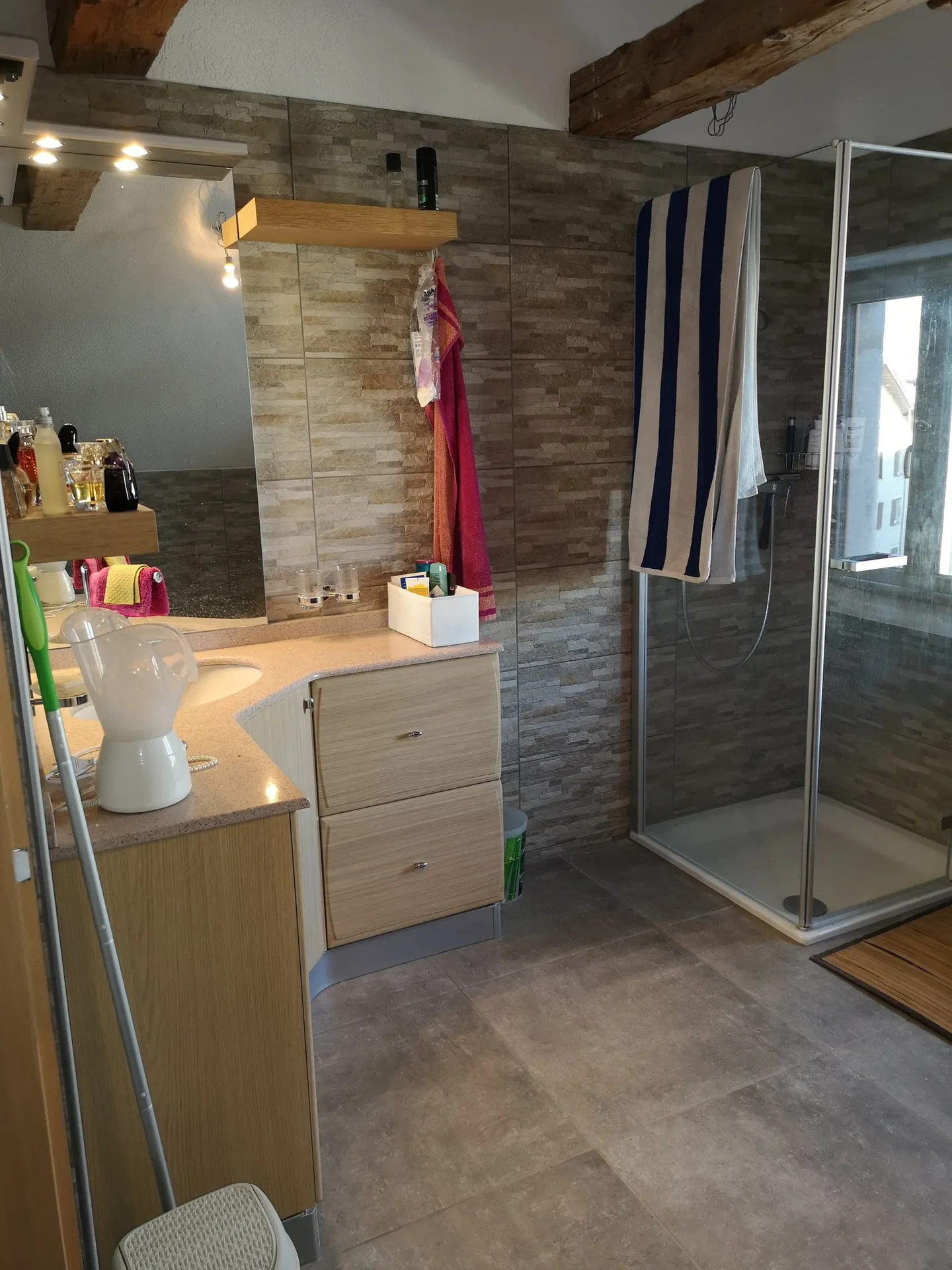 Grande casa con due appartamenti nel centro di Saignelégier - Foto 41 di 51