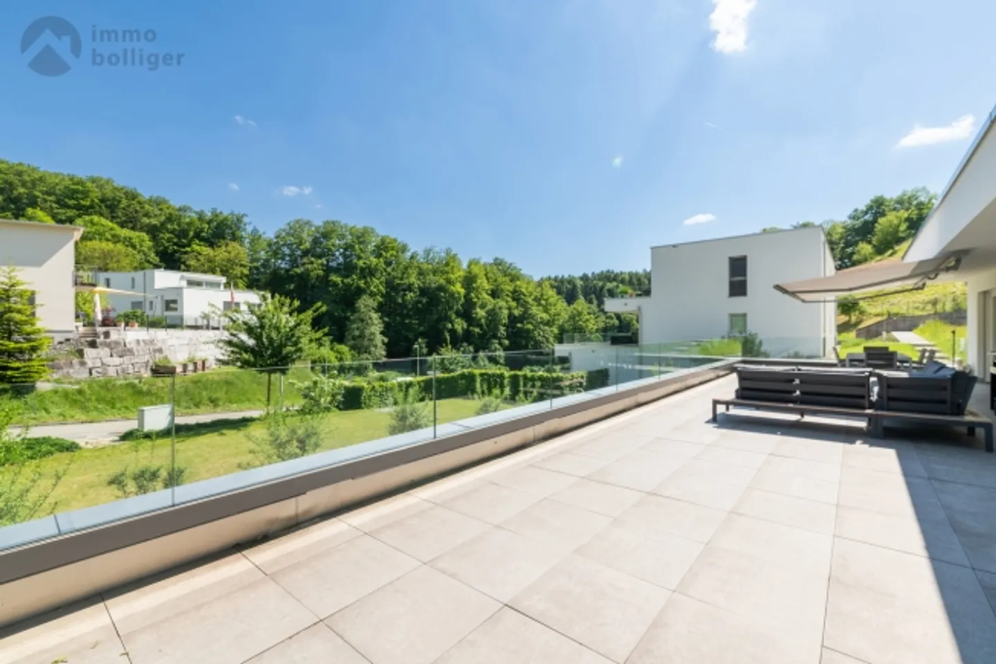 Your Place in the Green - Modern Apartment with Plenty of Light and Space - Photo 2 of 11