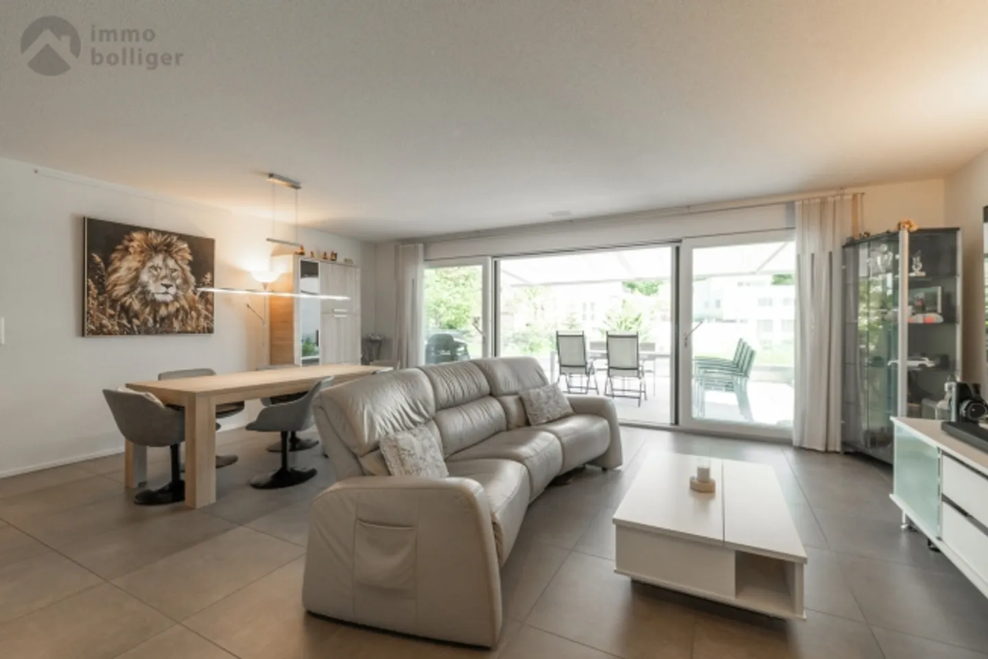 Your Place in the Green - Modern Apartment with Plenty of Light and Space - Photo 4 of 11