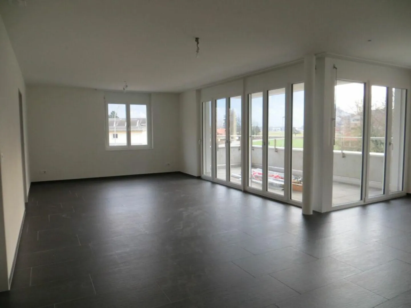 Ampio appartamento di 4 ½ locali a Sevelen - Foto 4 di 12