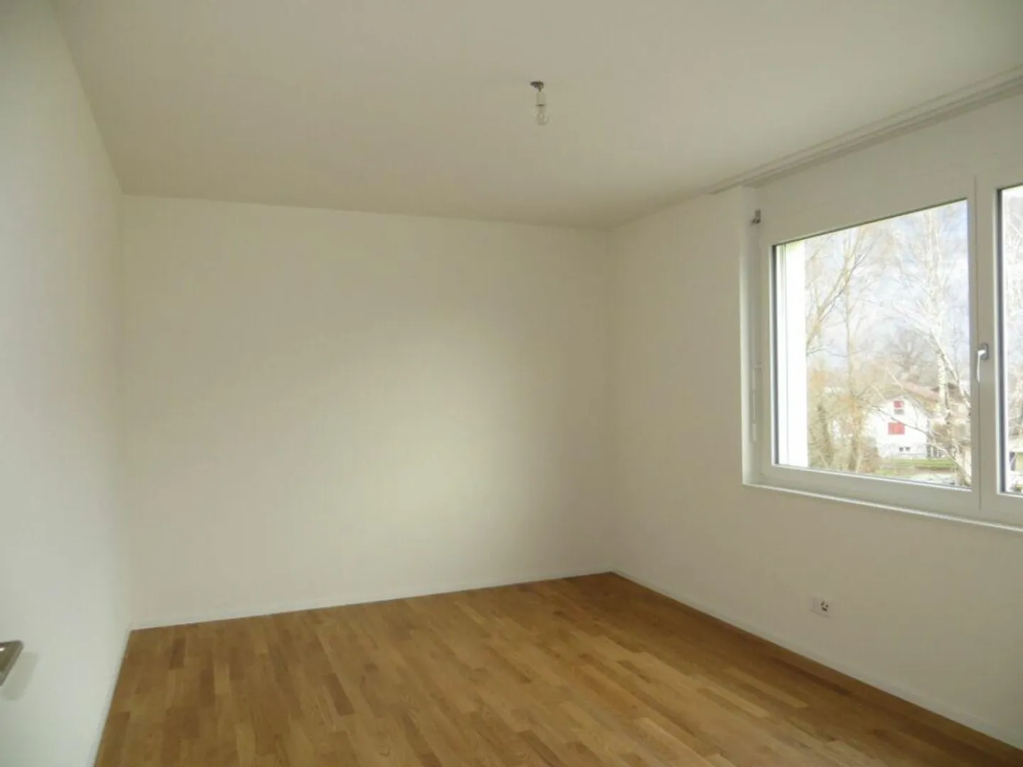 Ampio appartamento di 4 ½ locali a Sevelen - Foto 7 di 12