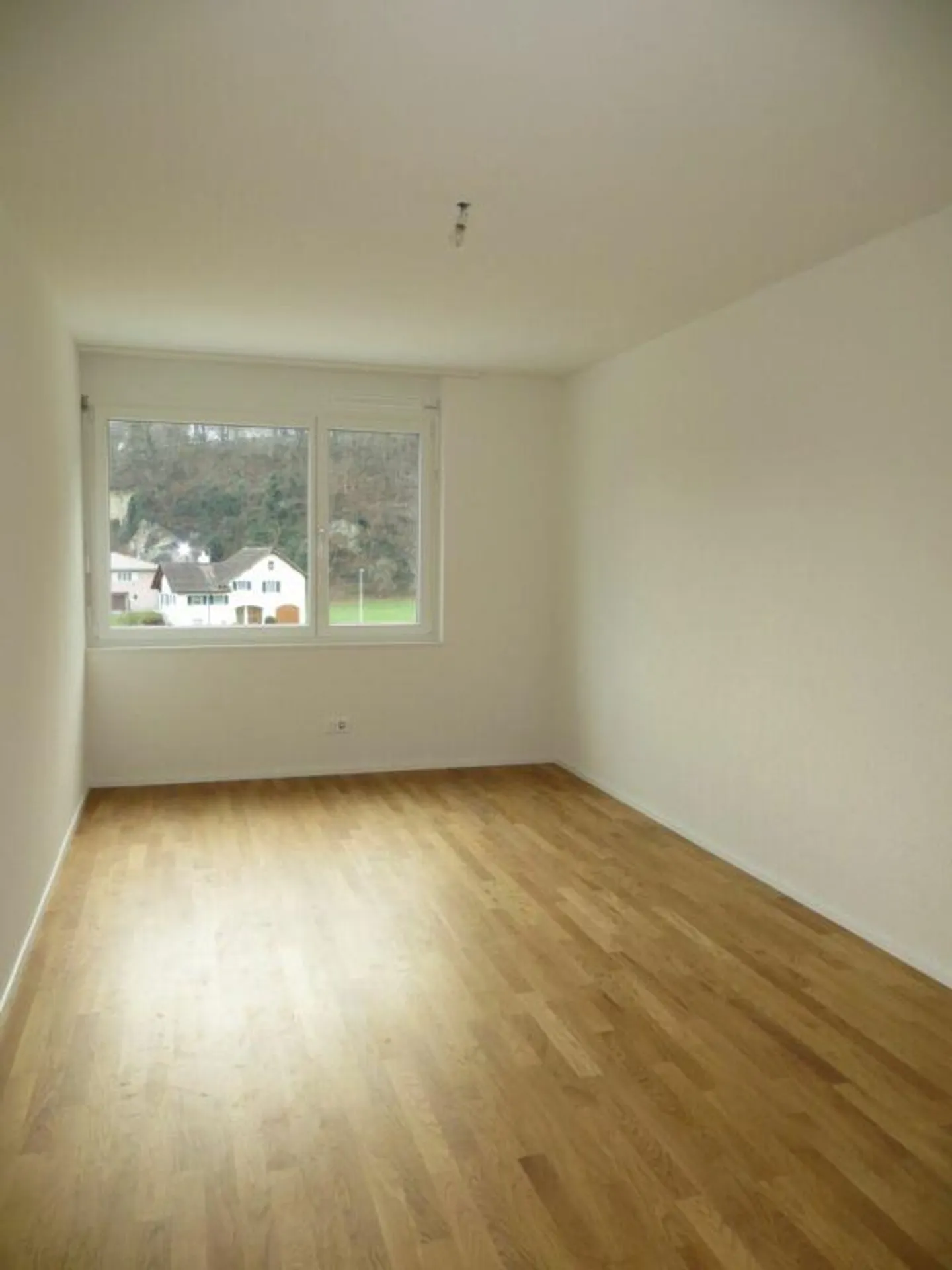 Ampio appartamento di 4 ½ locali a Sevelen - Foto 8 di 12