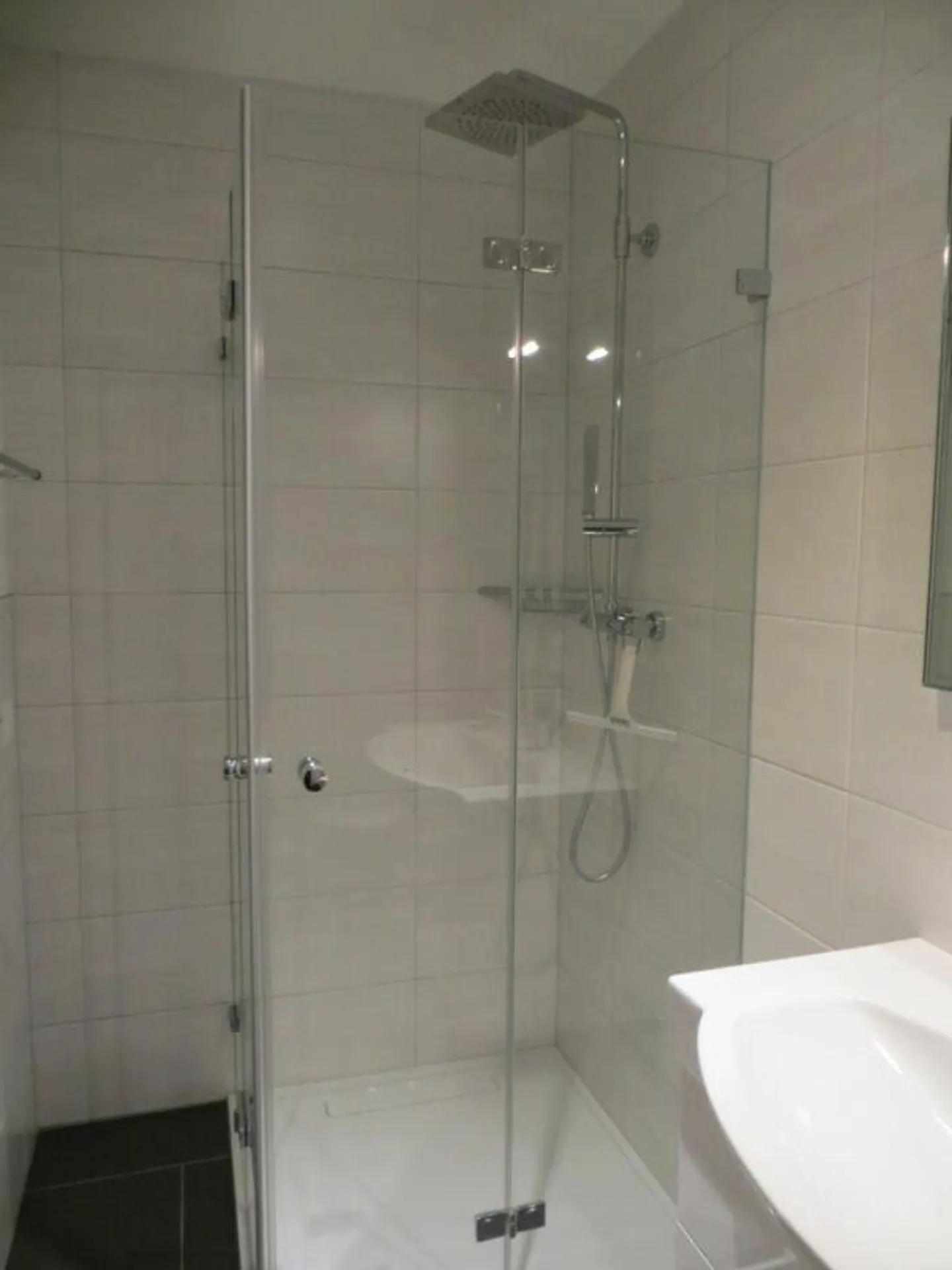 Ampio appartamento di 4 ½ locali a Sevelen - Foto 10 di 12