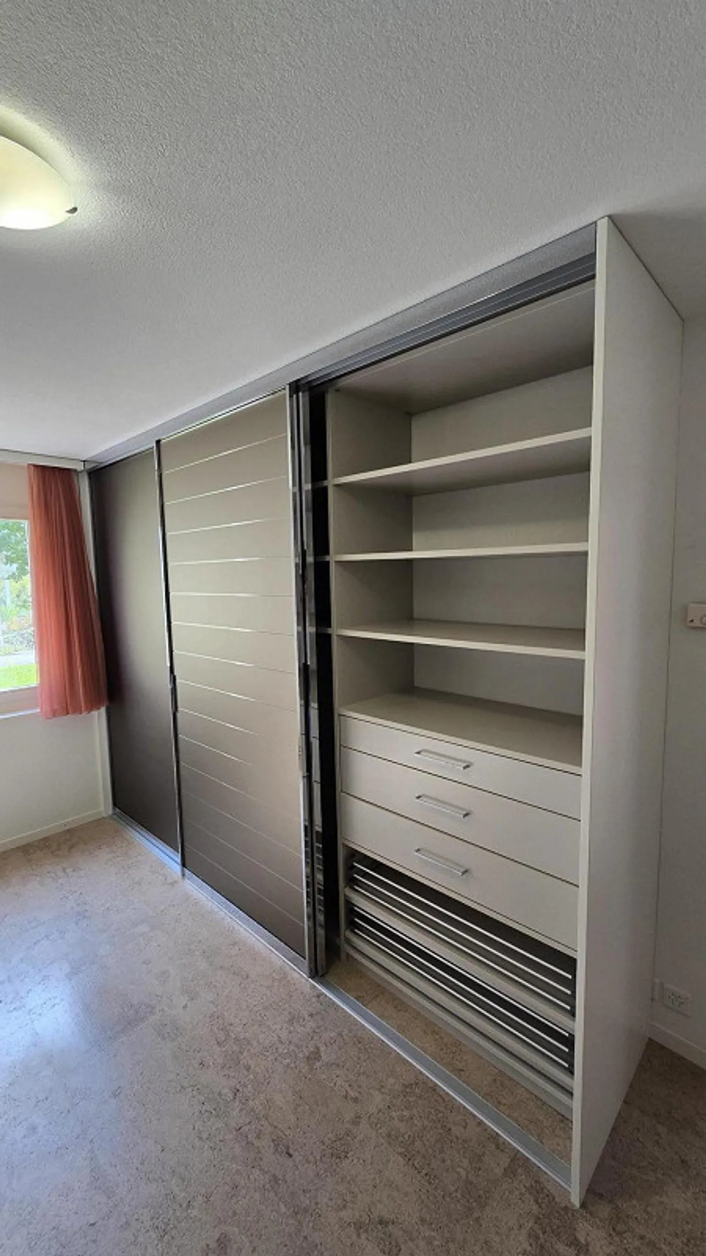 Appartamento soleggiato di 2,5 stanze con patio a Winterthur - Foto 9 di 11